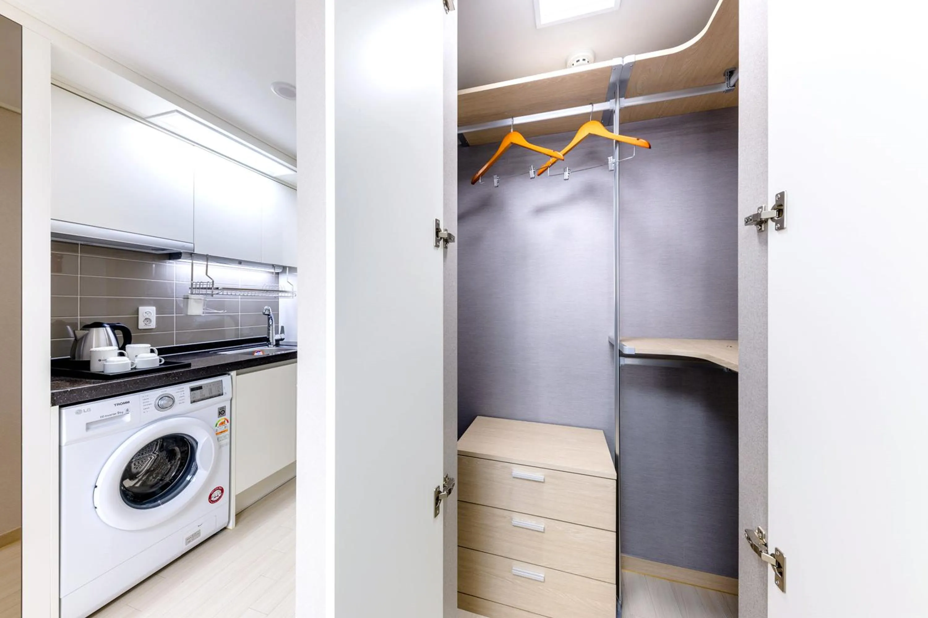 Kitchen or kitchenette in Shin Shin Hotel Seogwipo