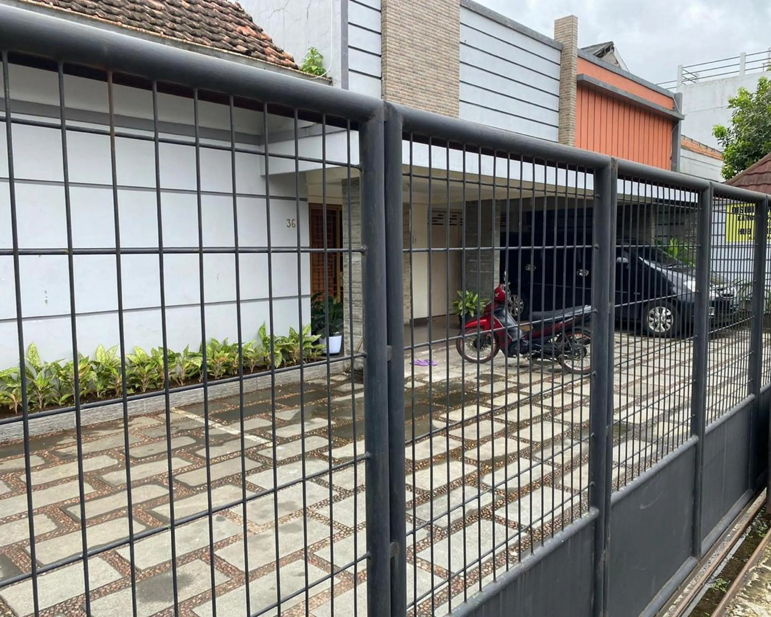 Jatiwinangun Homestay near GOR Satria Purwoketo Mitra RedDoorz