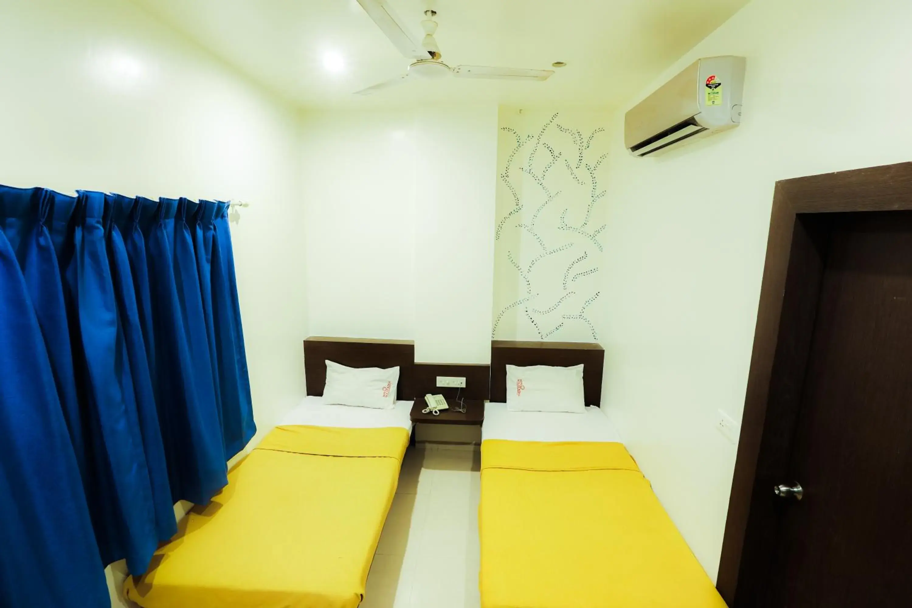 Economy Twin Room - single occupancy in Hotel Solitaire Economy Twin Room - single occupancy in Hotel Solitaire