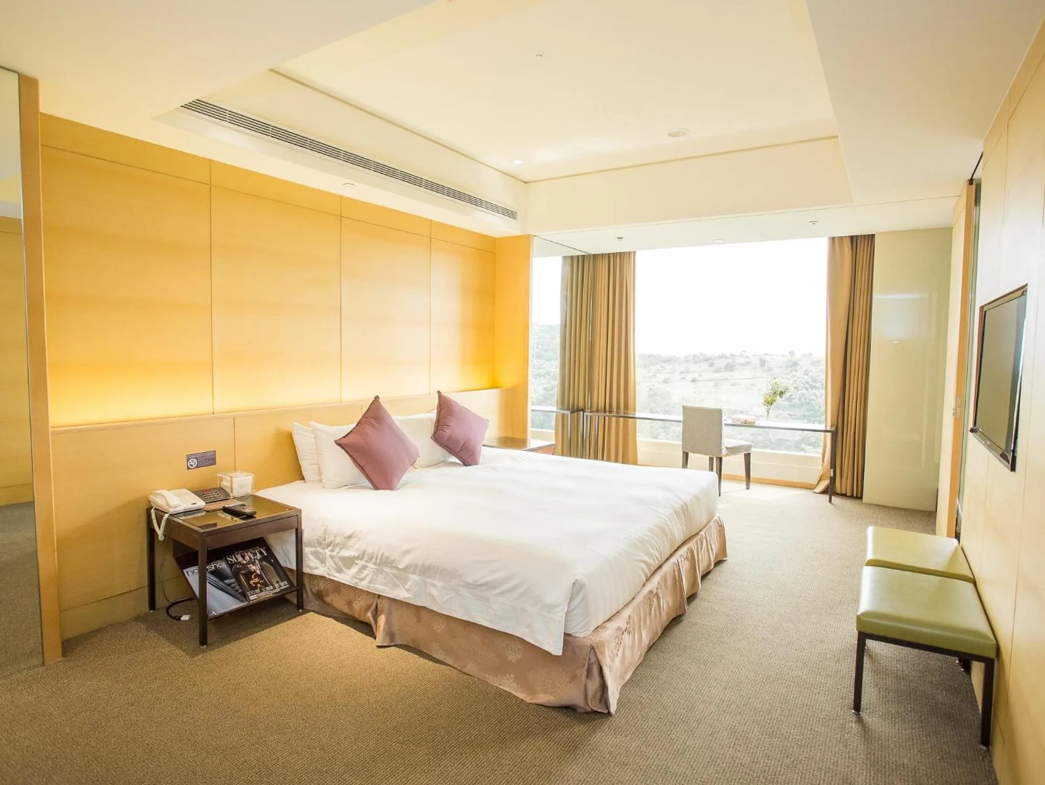 Photo of the whole room, Bed in Freshfields Hotel