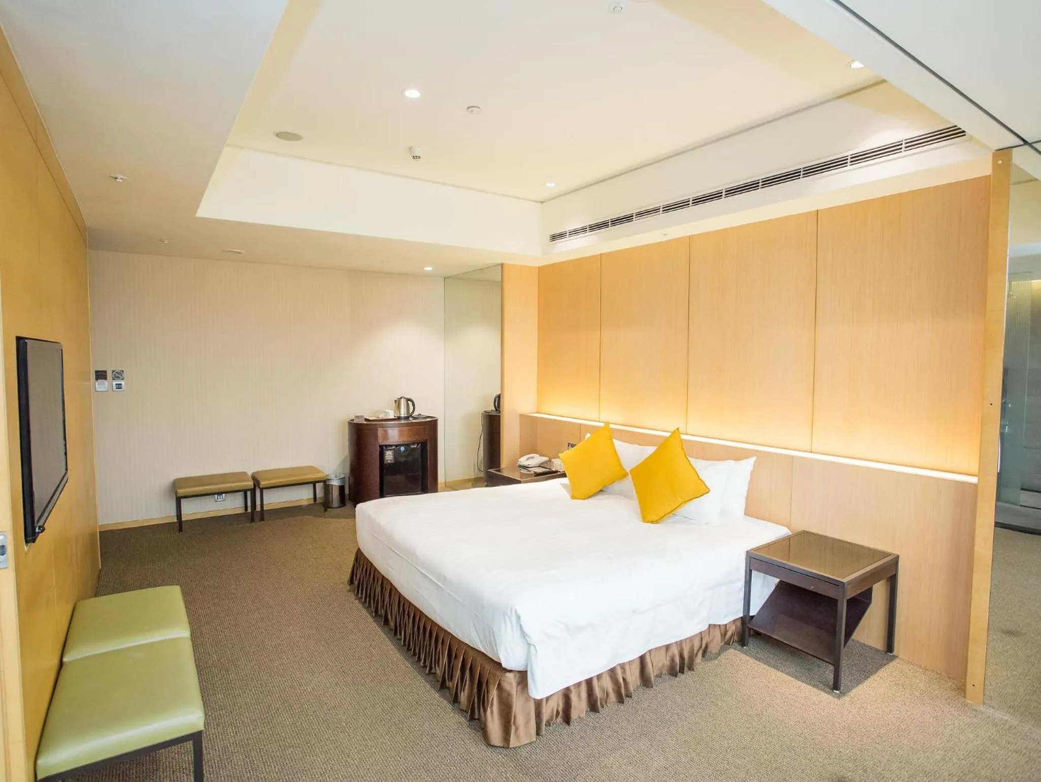 Bed in Freshfields Hotel