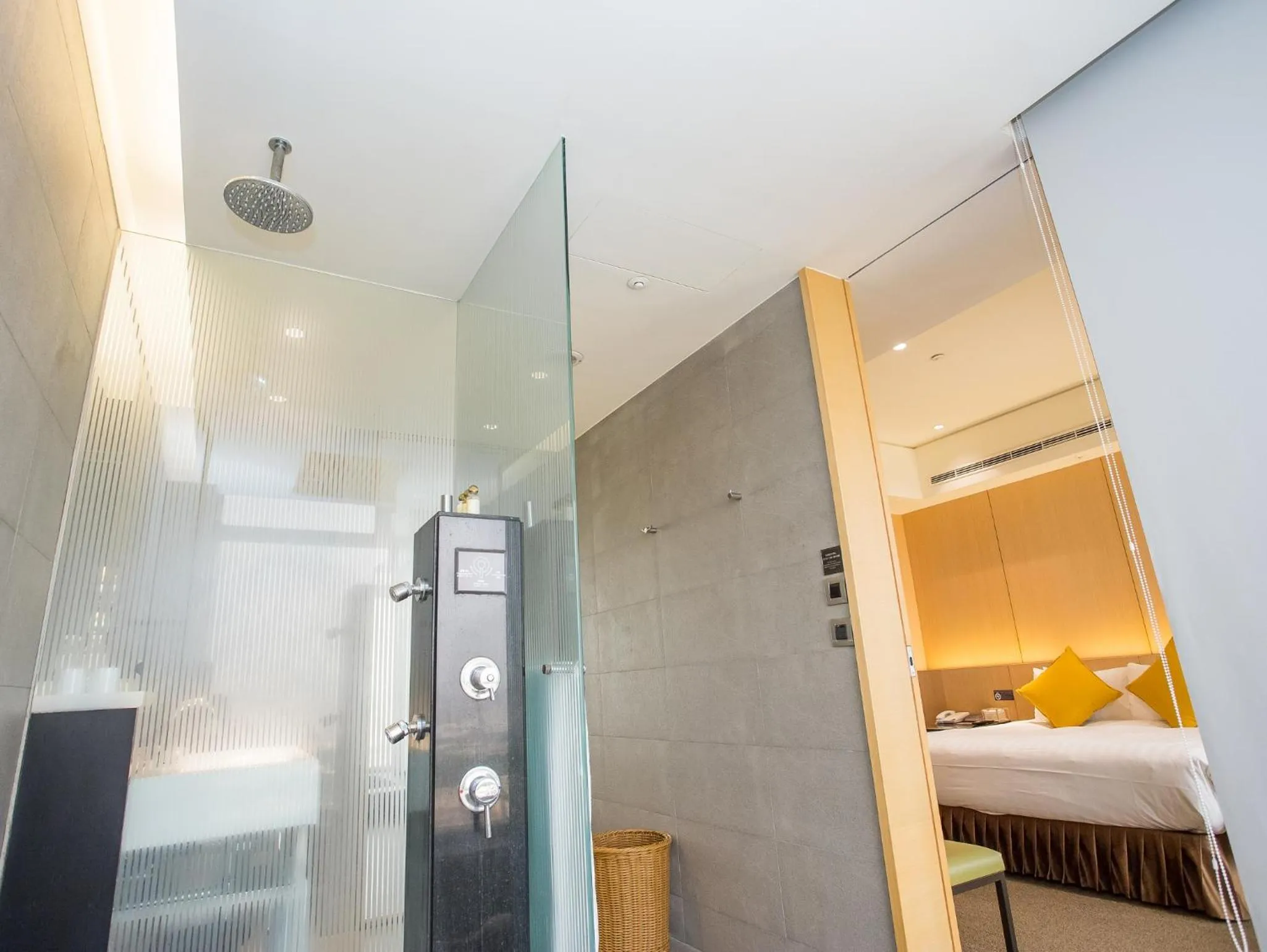 Bed in Freshfields Hotel