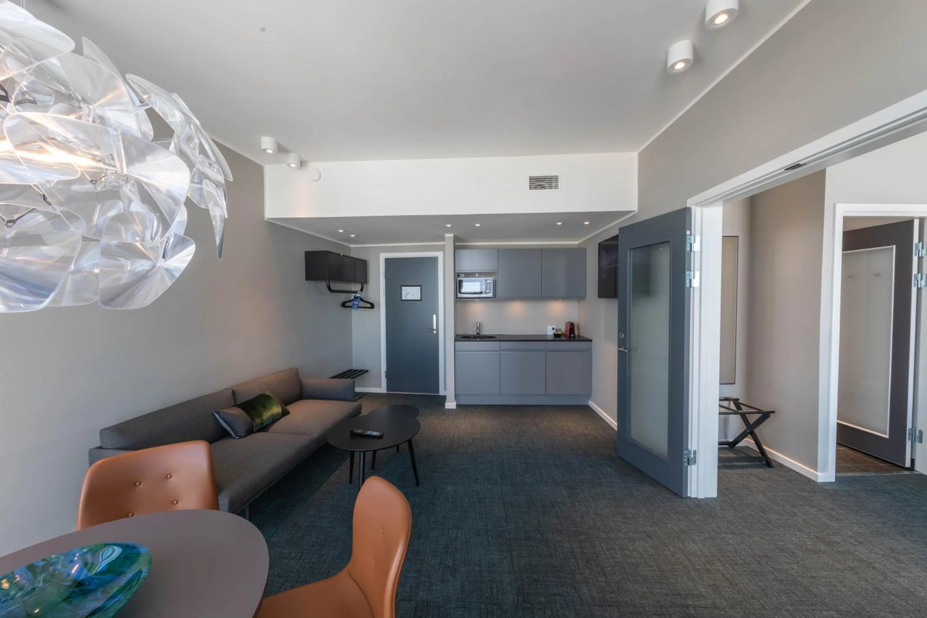 TV and multimedia in Best Western Plus Hotel Ilulissat