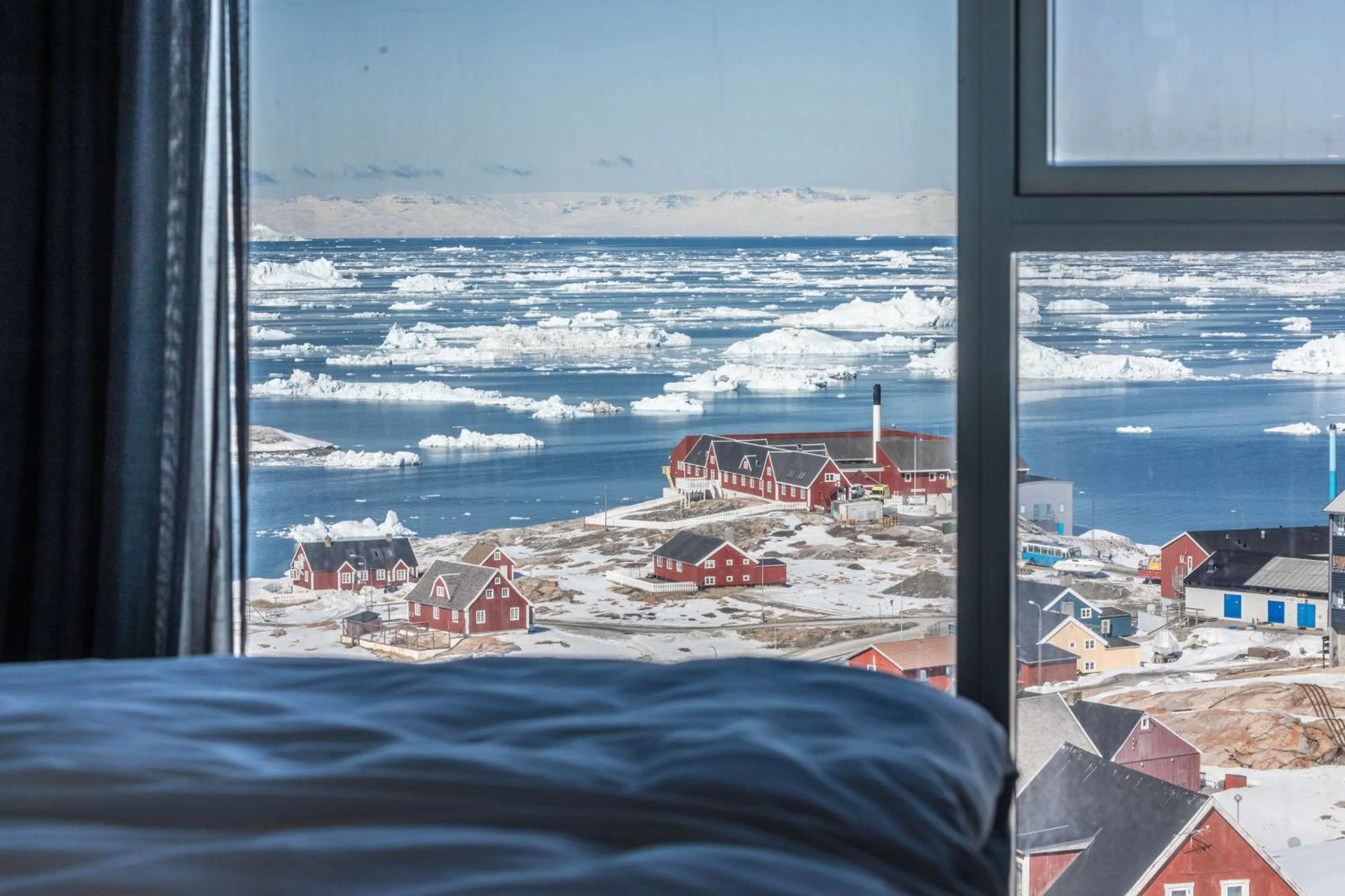 View (from property/room), Bed in Best Western Plus Hotel Ilulissat