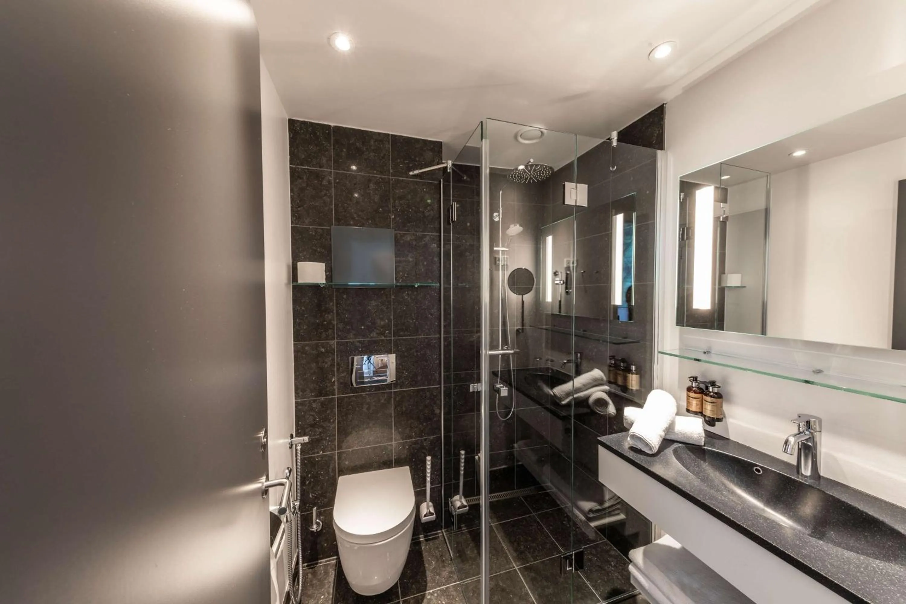 Bathroom in Best Western Plus Hotel Ilulissat