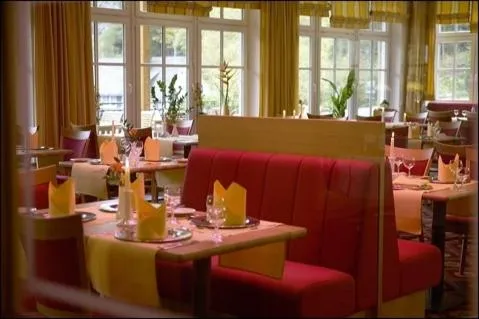 Restaurant/places to eat in Land- und Kurhotel Tommes