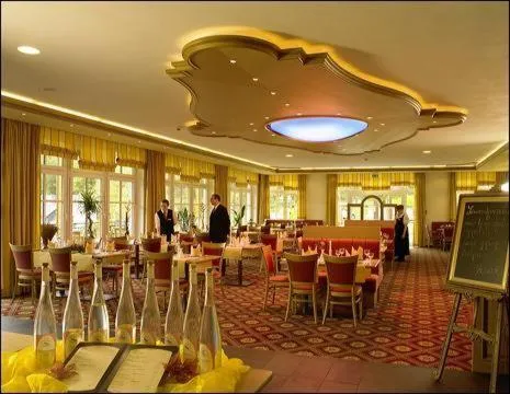 Restaurant/places to eat in Land- und Kurhotel Tommes
