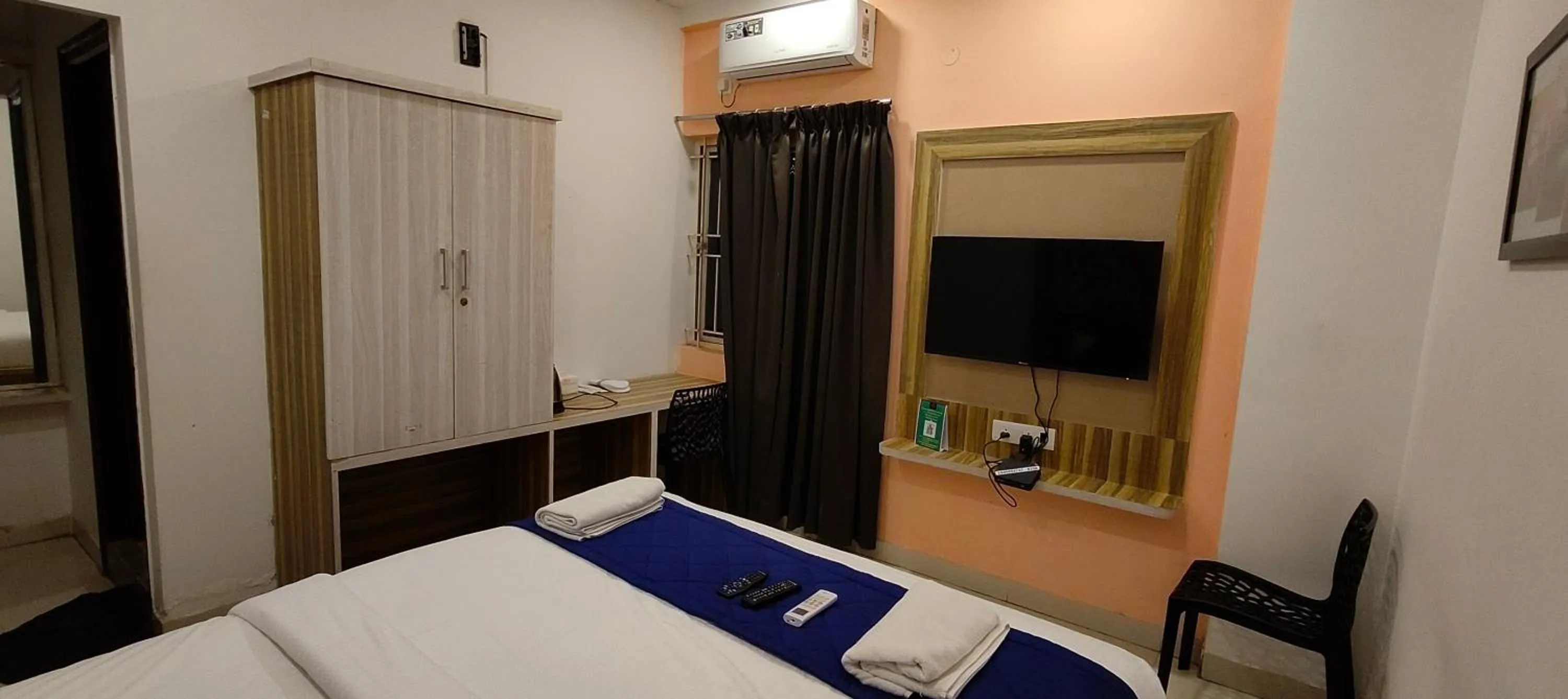 Bed in Hotel Dhruv Palace Bangalore Jakkur