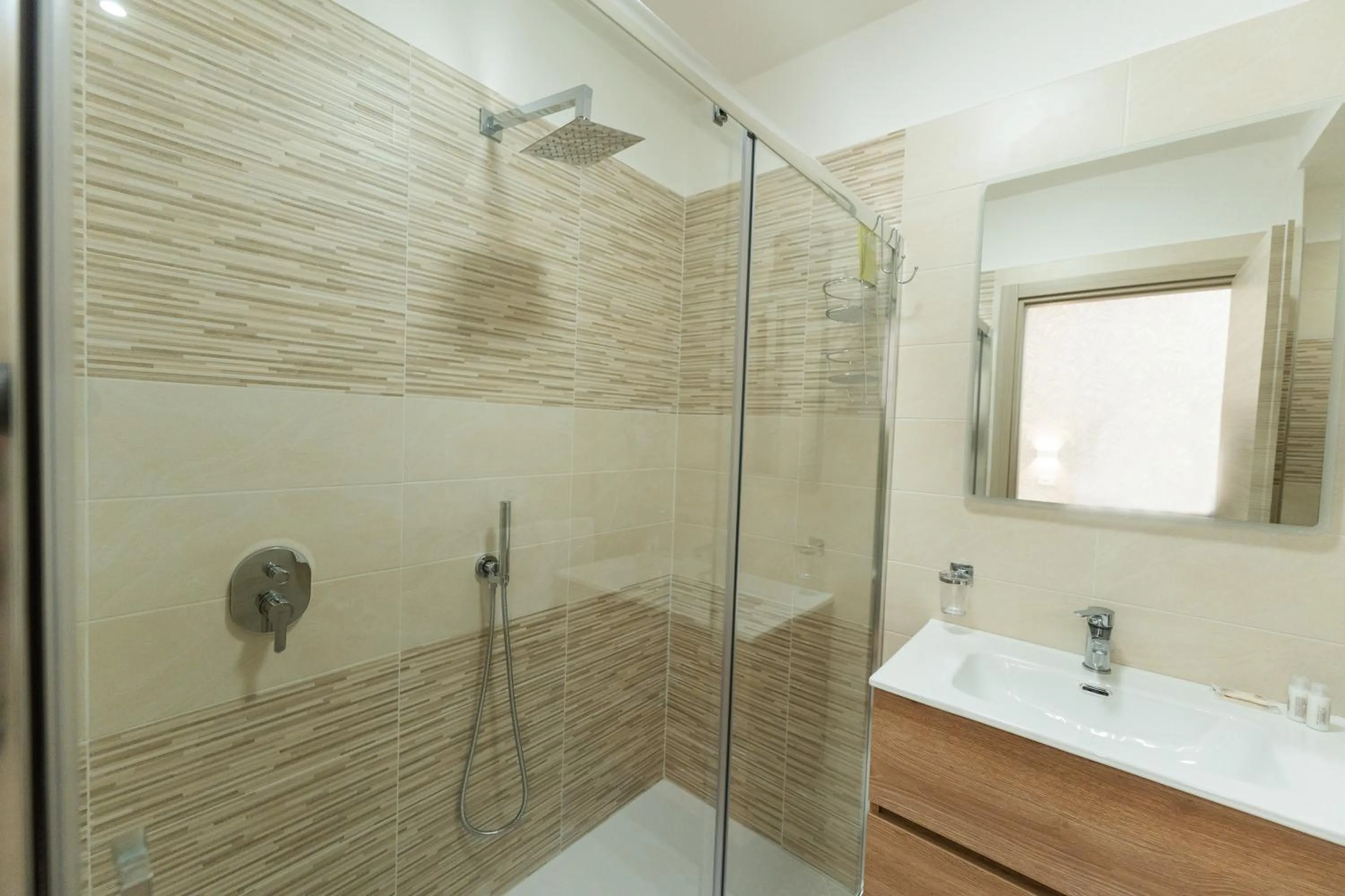 Shower in Leonardo's B&B