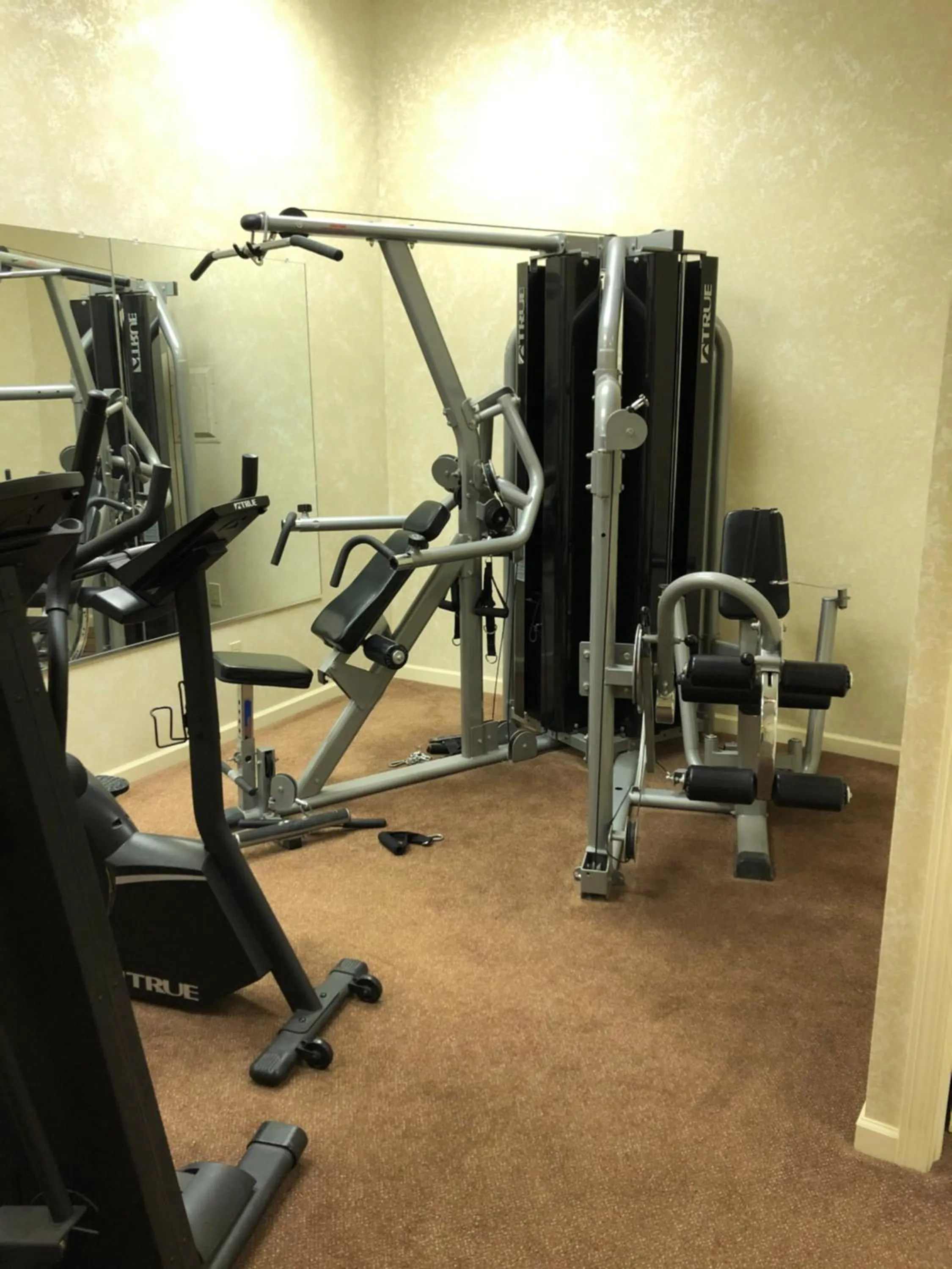 Fitness centre/facilities in Stearns Hotel