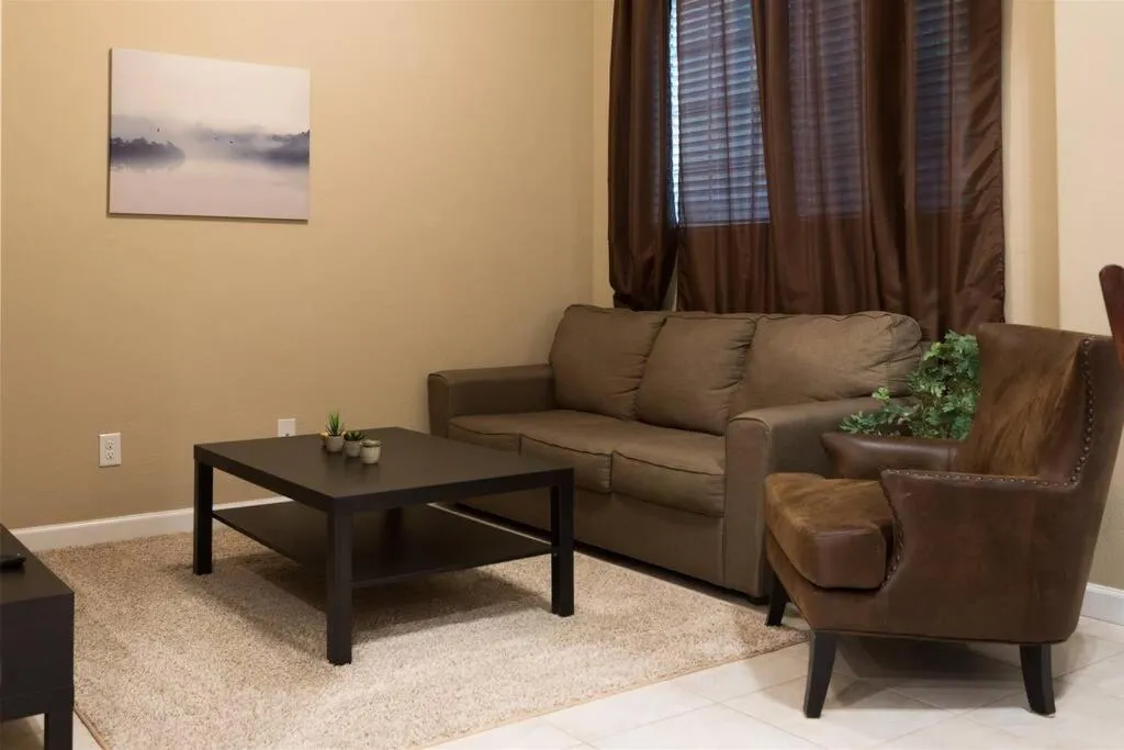 Gated townhouse with 2 suites, heated pool, hot tub