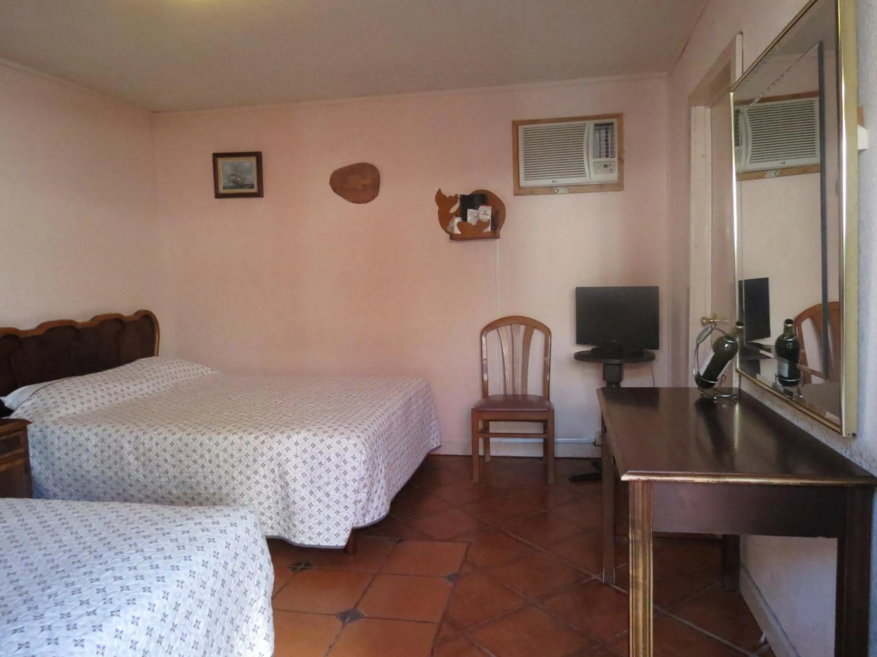 Photo of the whole room, Bed in Restaurante Malarrimo Hotel & RV Parking