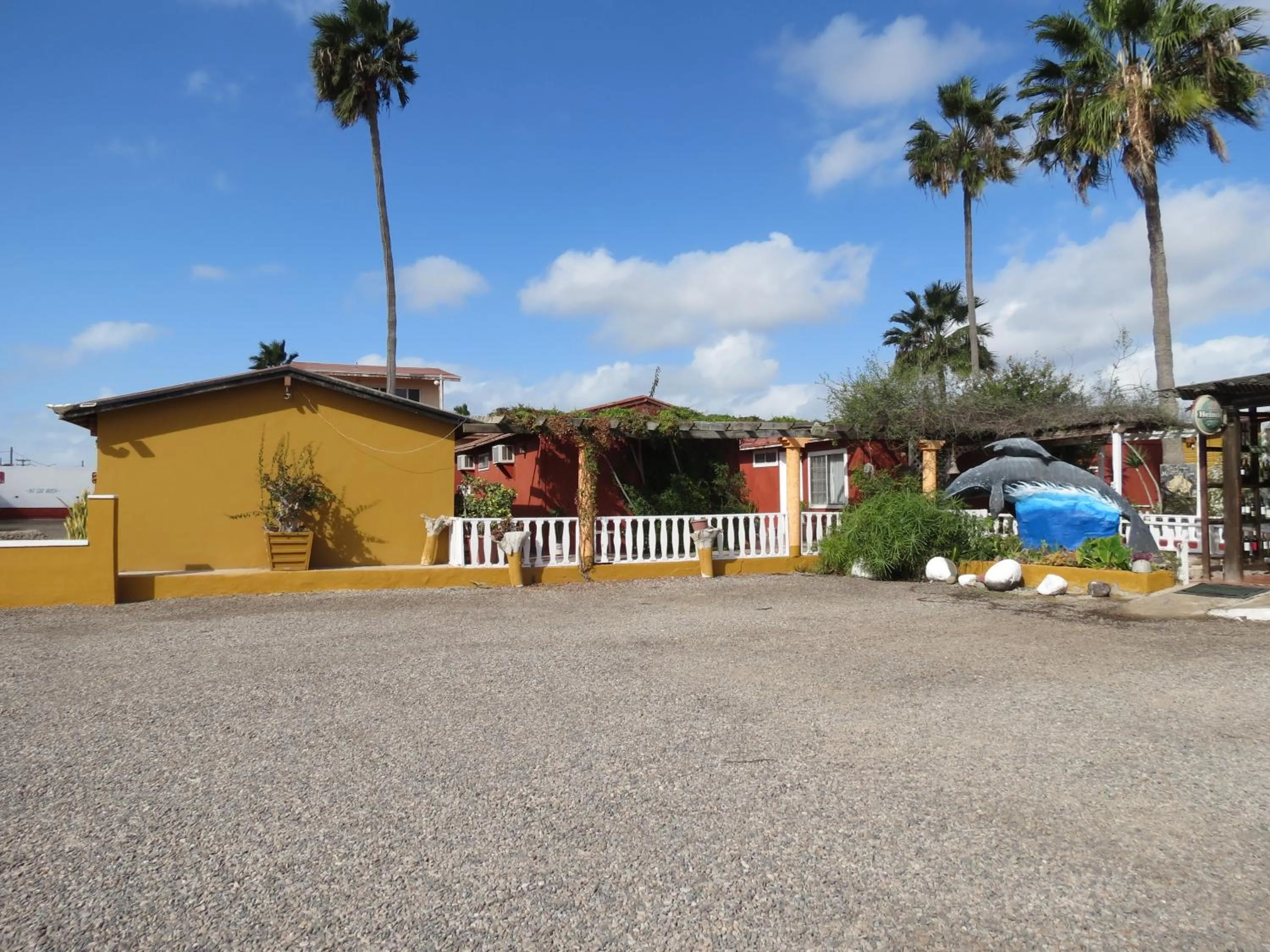 Property building in Restaurante Malarrimo Hotel & RV Parking