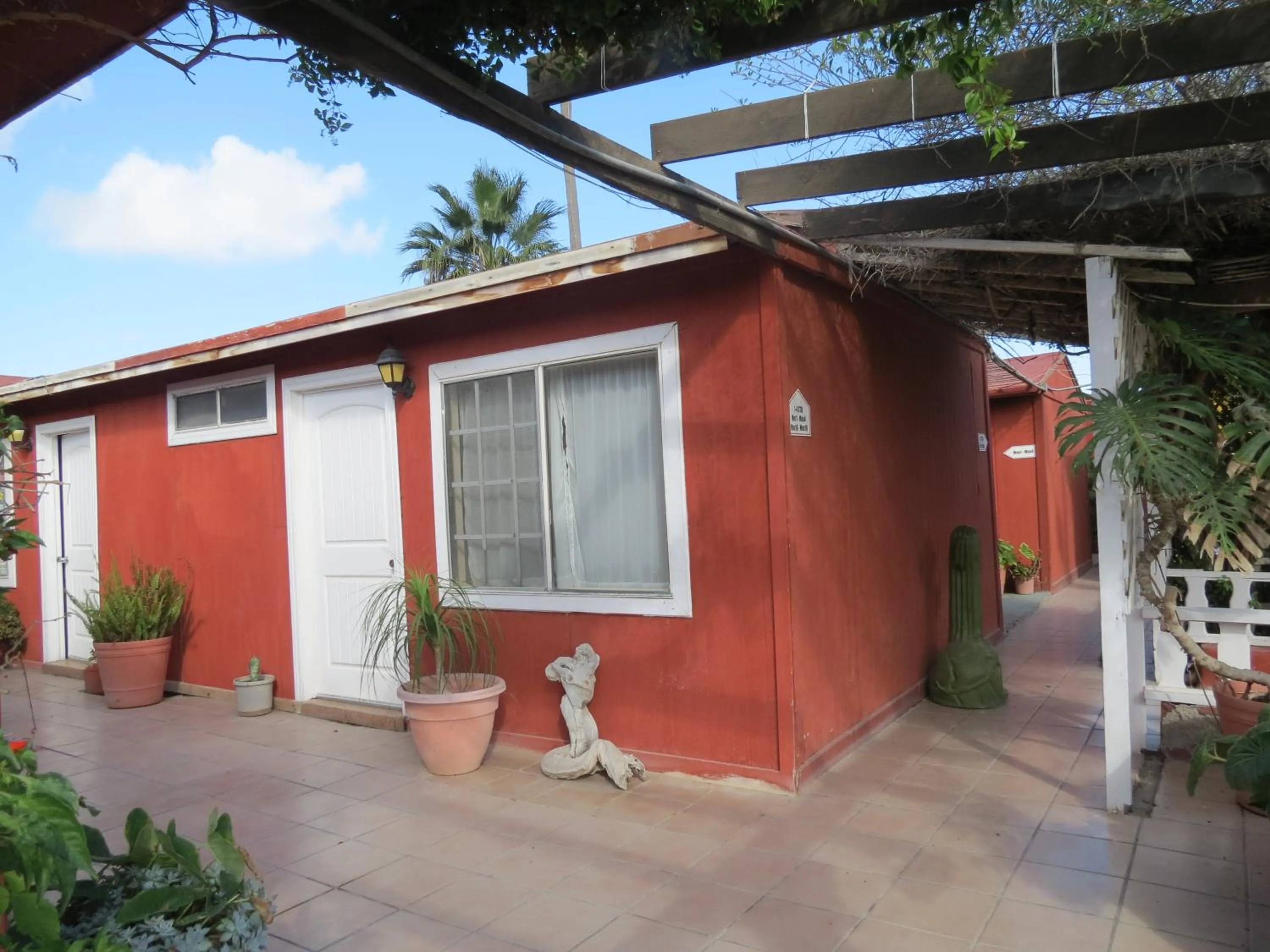 Property building in Restaurante Malarrimo Hotel & RV Parking