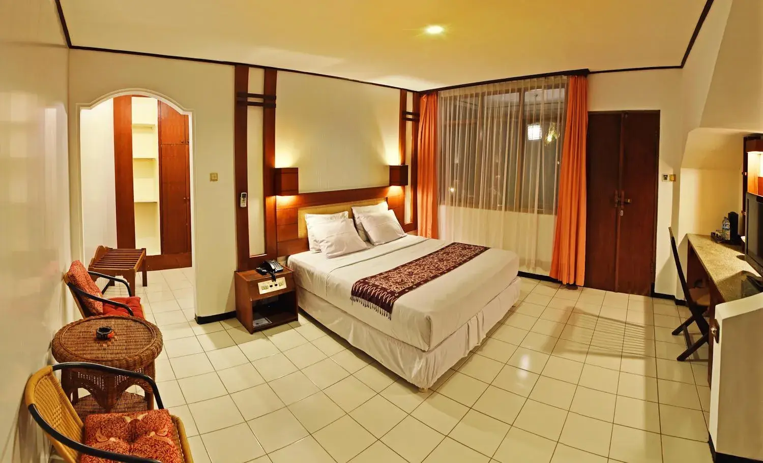 Deluxe Double or Twin Room in Puri Naga Beachfront Cottages Deluxe Double or Twin Room in Puri Naga Beachfront Cottages
