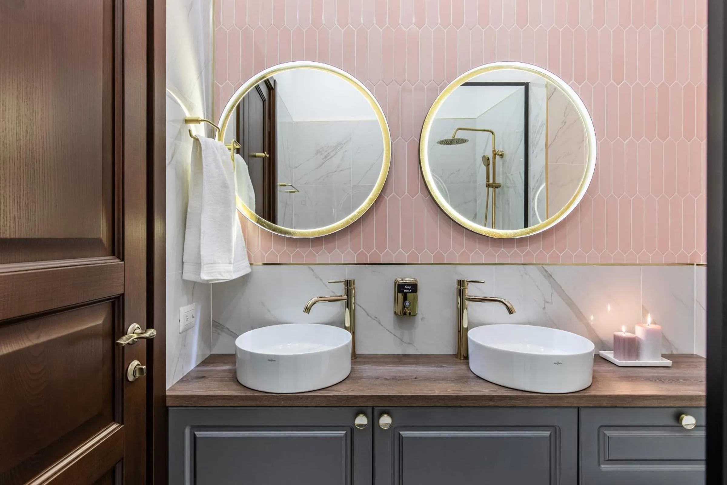 Bathroom in Old Town Luxury Suites