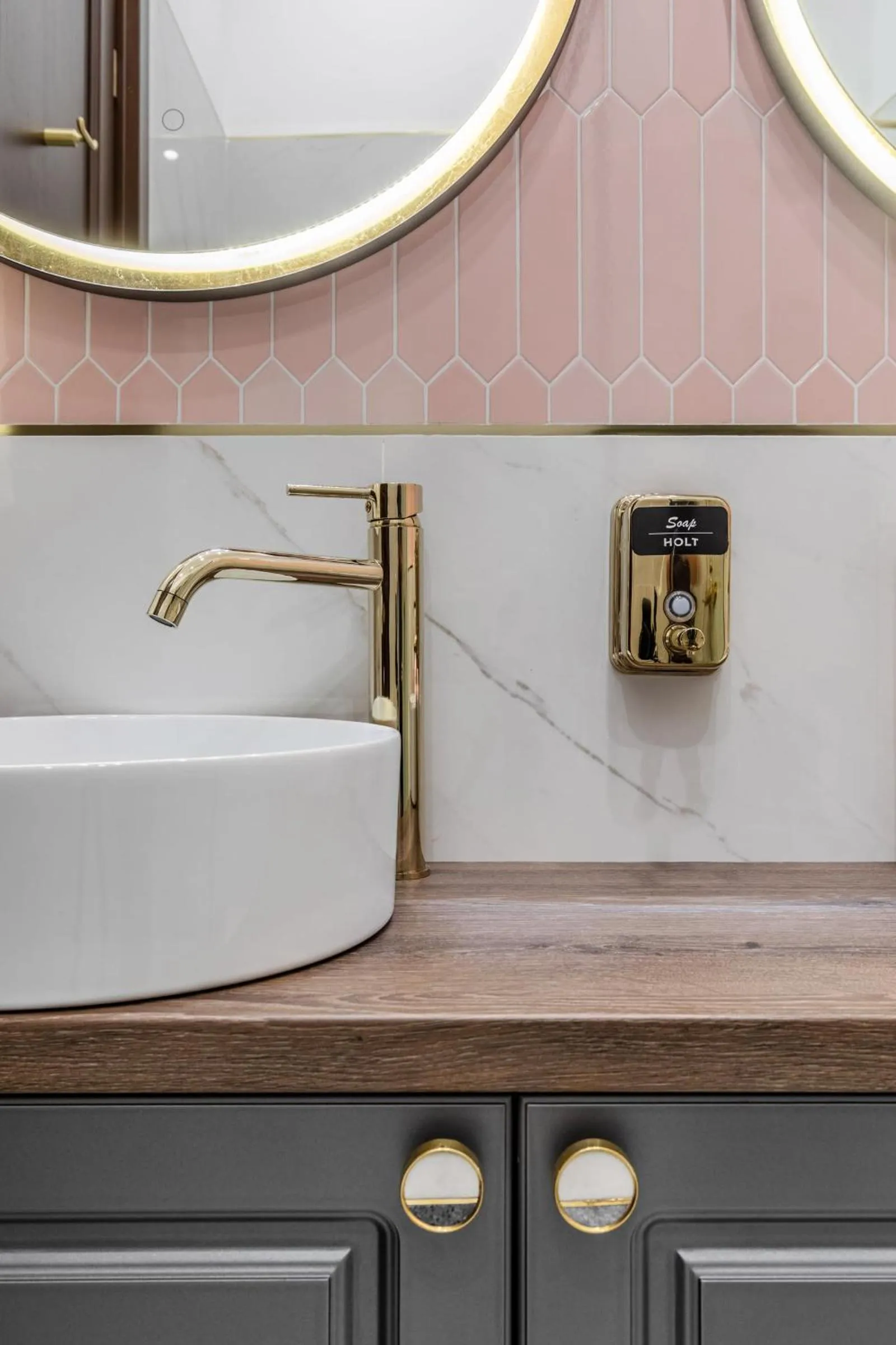 Bathroom in Old Town Luxury Suites