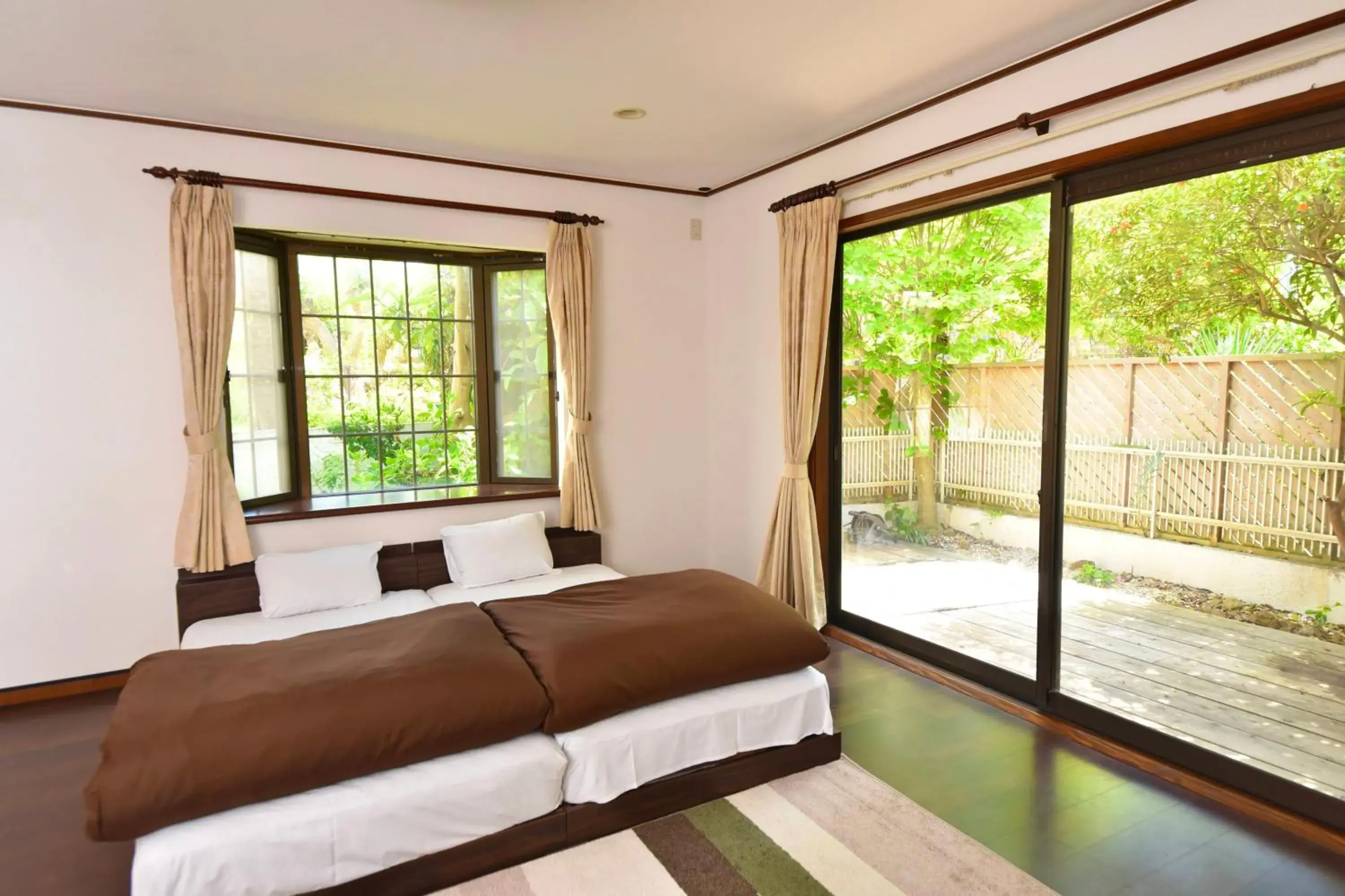 Standard Quadruple Room in Beach side House SHELL kamakurahase Standard Quadruple Room in Beach side House SHELL kamakurahase