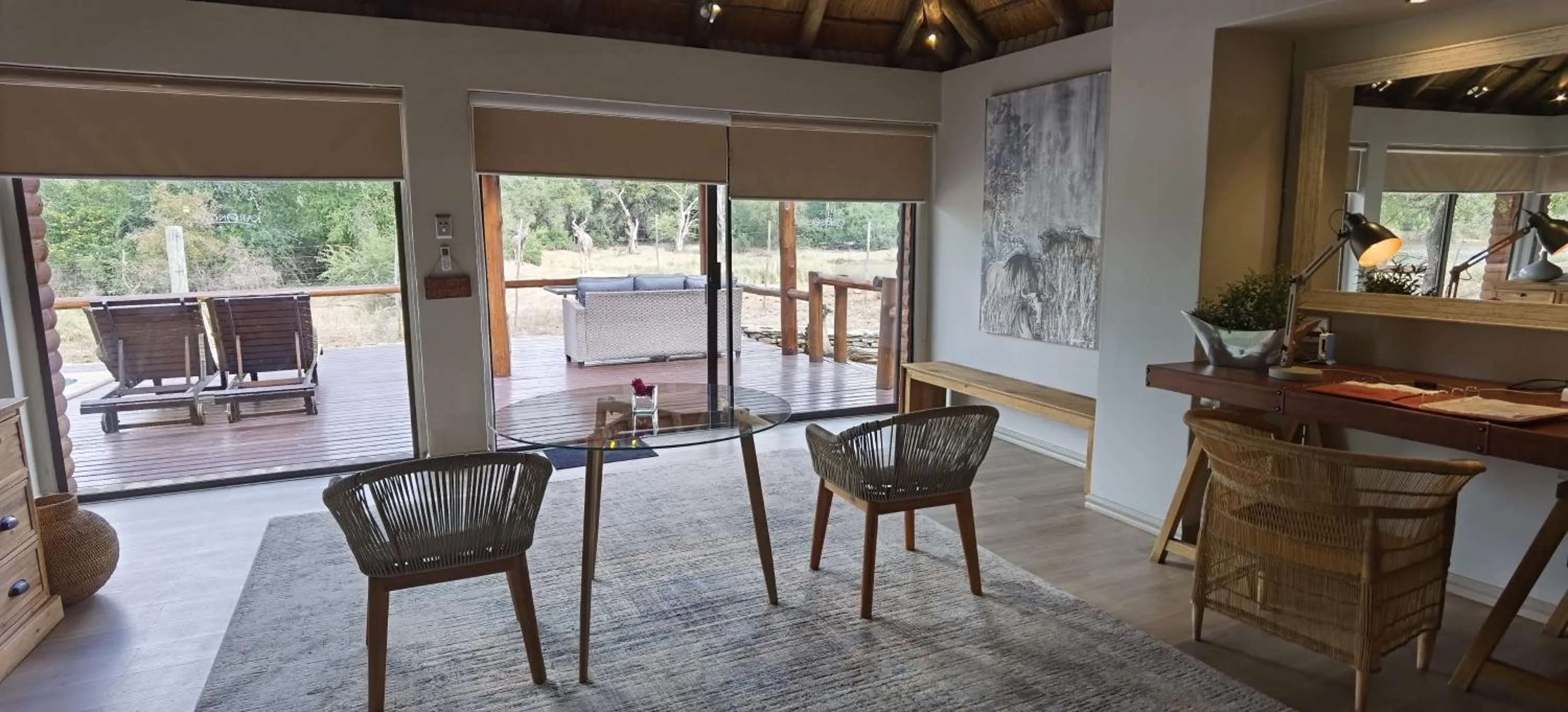 Lounge or bar in Karongwe River Lodge