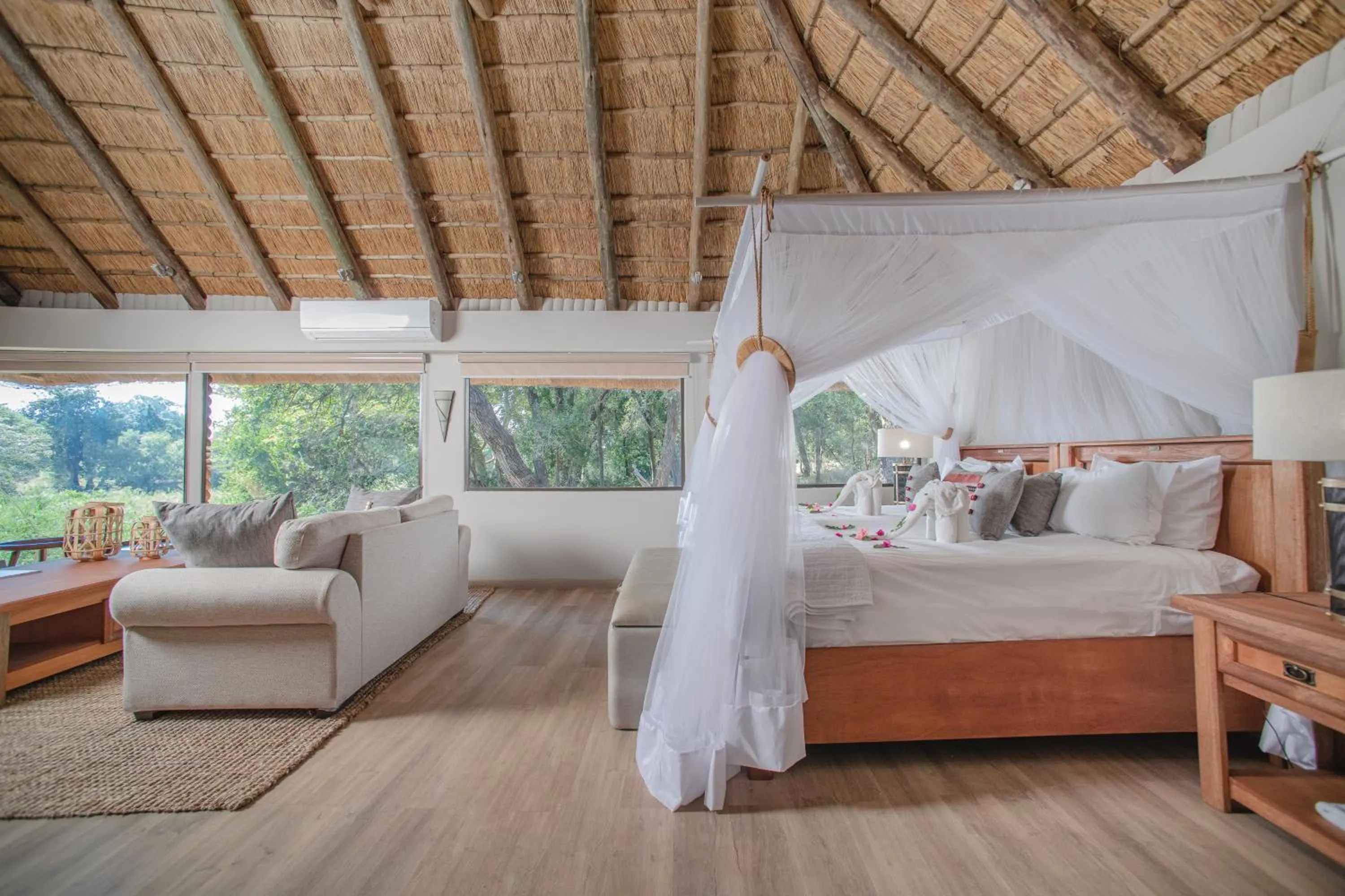 Property building, Bed in Karongwe River Lodge