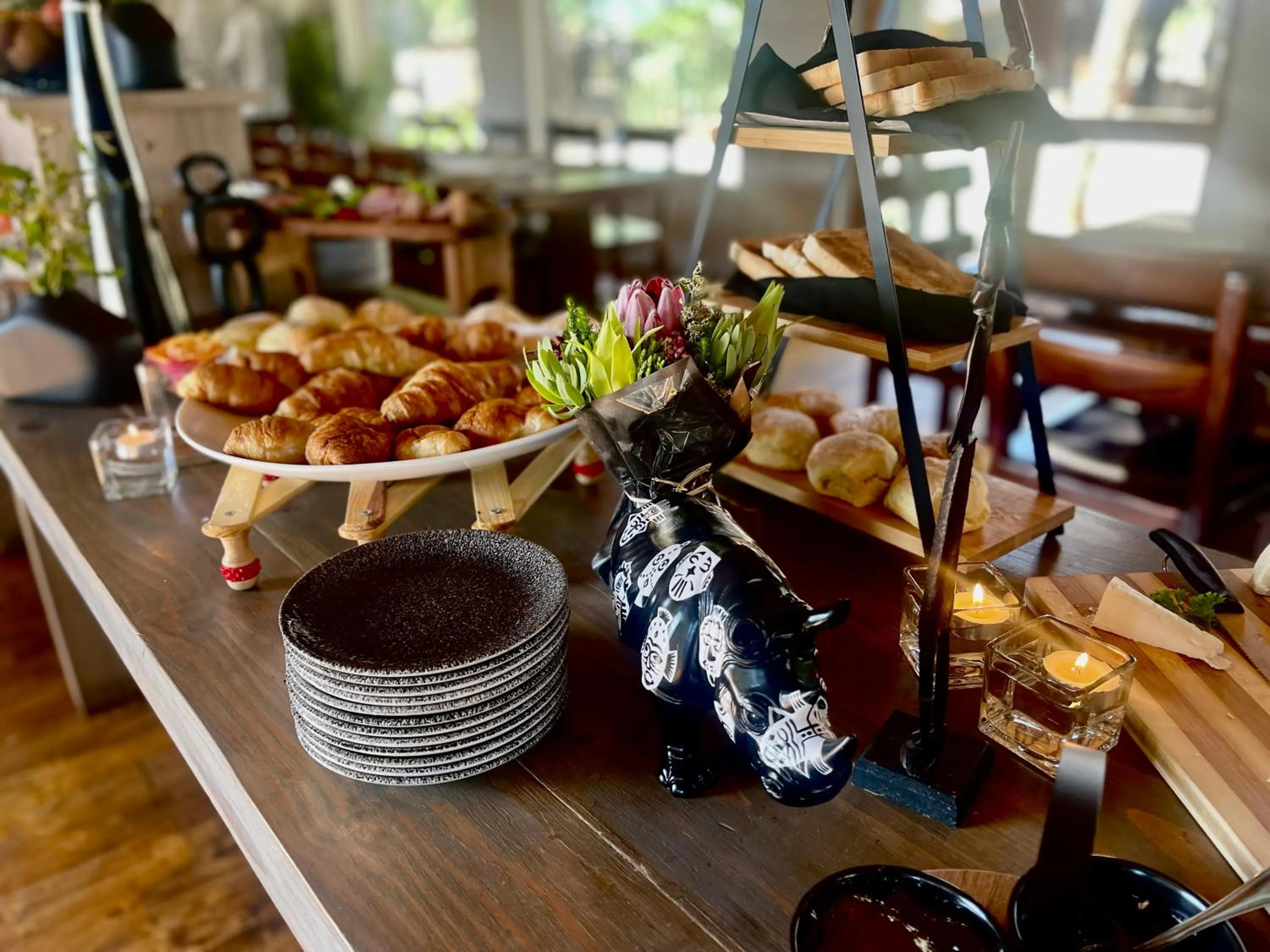 Breakfast in Karongwe River Lodge