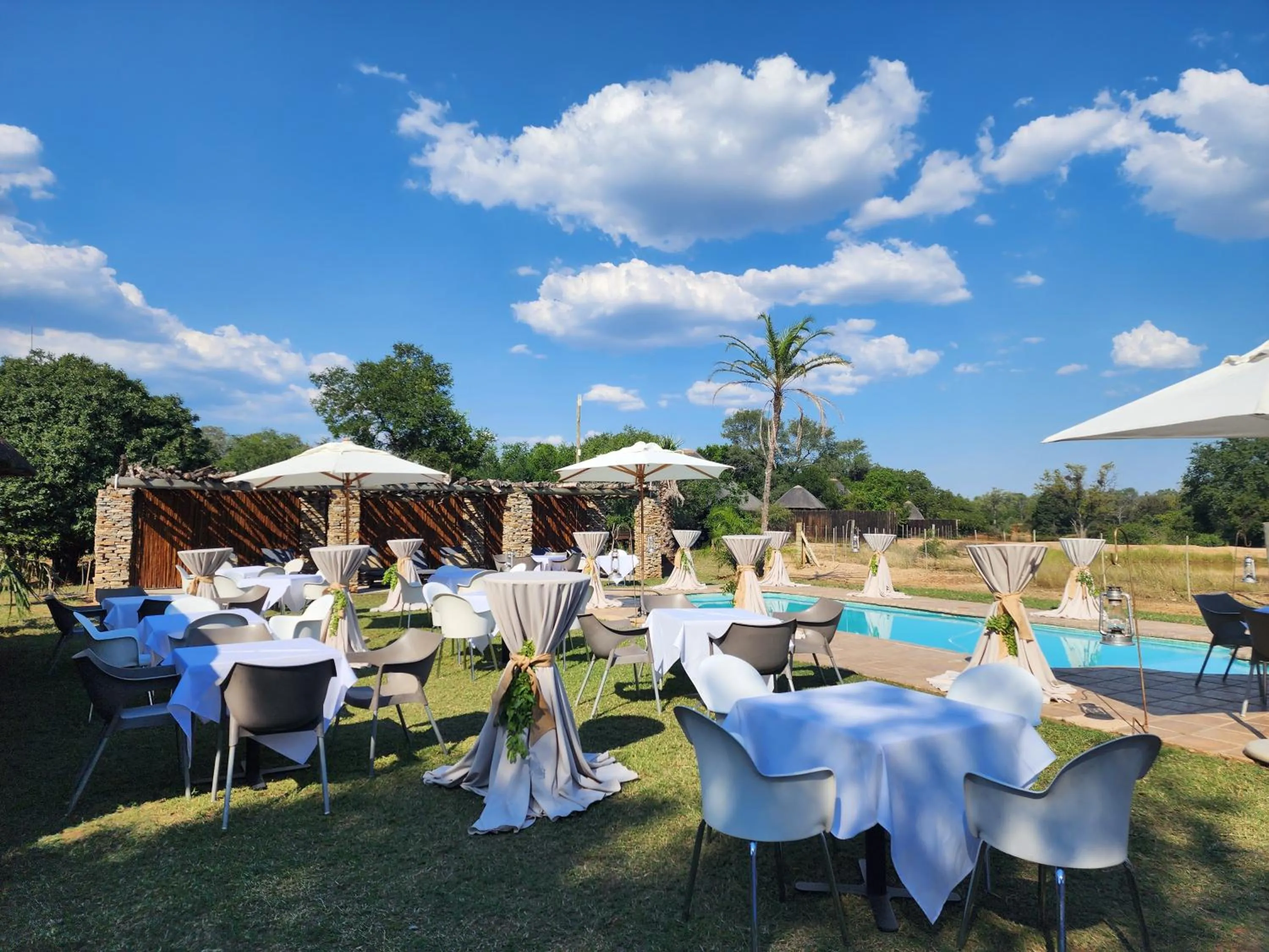 Restaurant/places to eat in Karongwe River Lodge