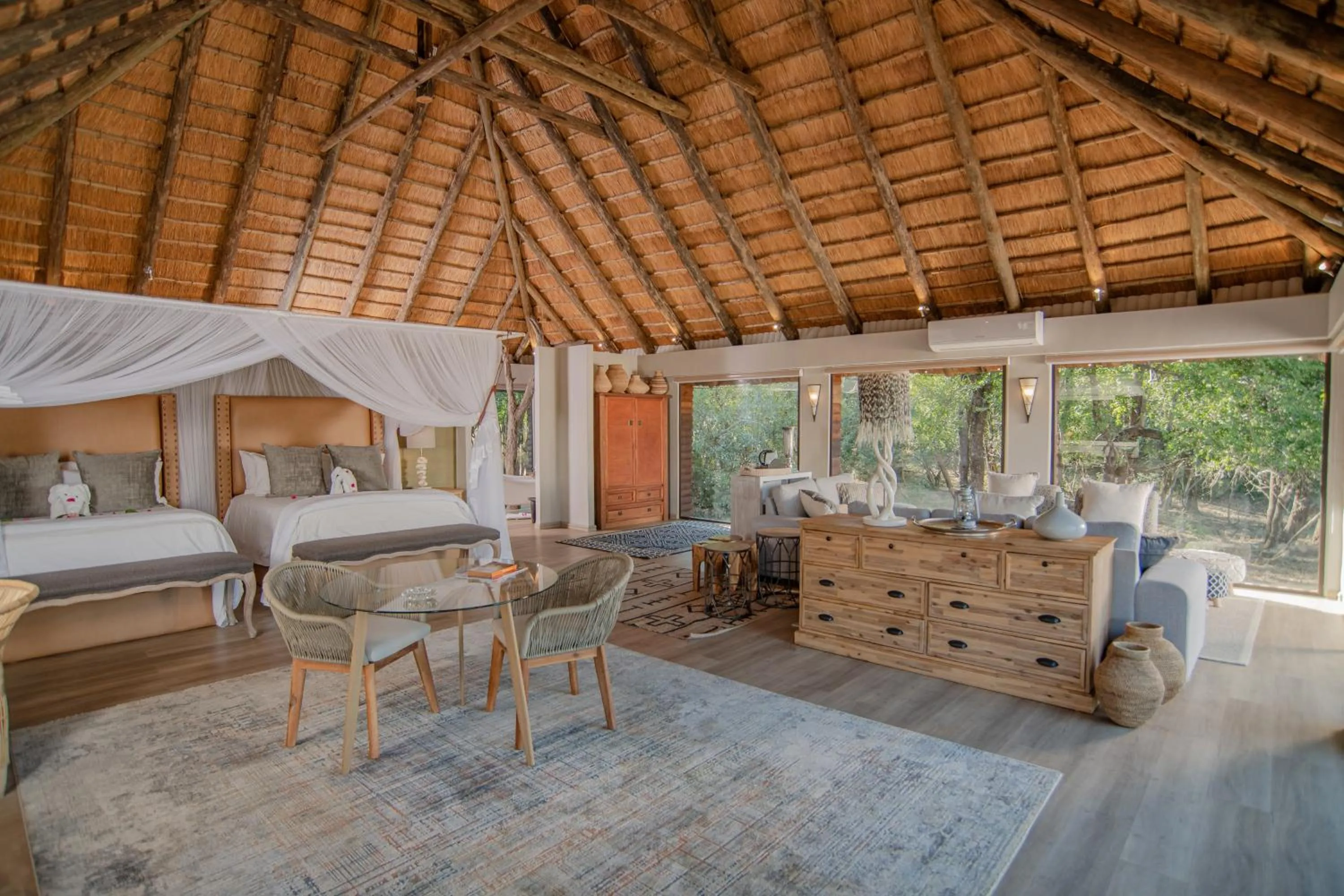 Property building, Bed in Karongwe River Lodge