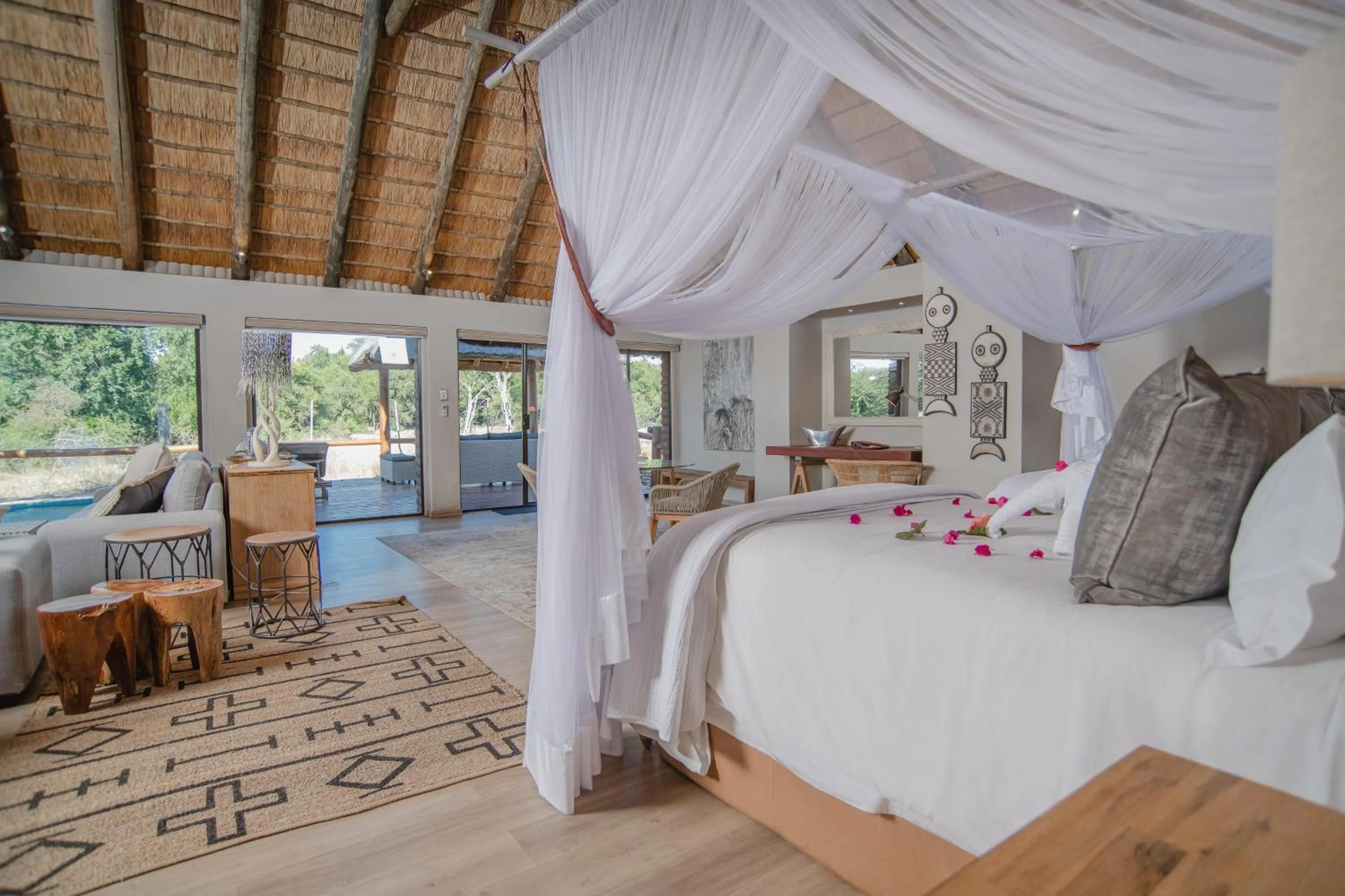Property building, Bed in Karongwe River Lodge