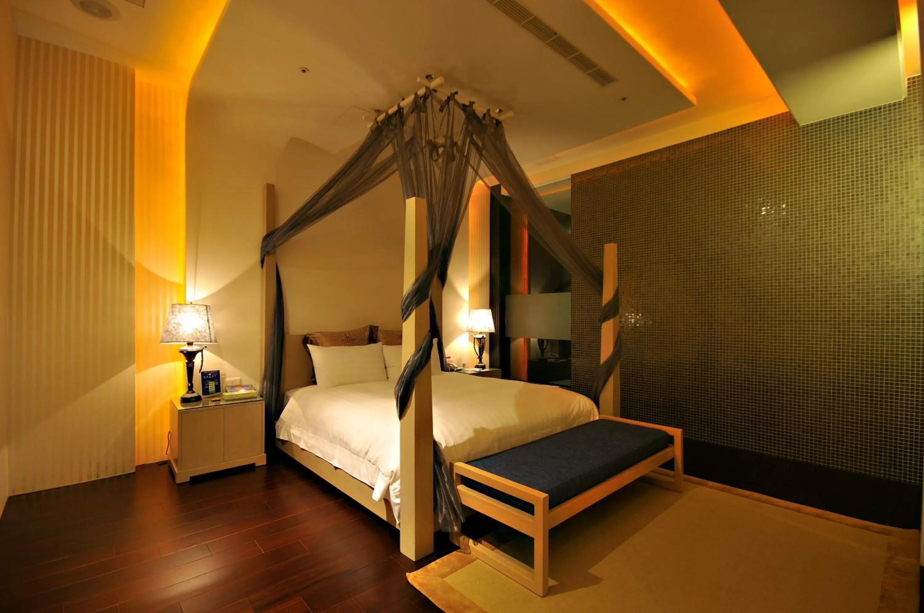 bunk bed, Bed in Dubai Motel