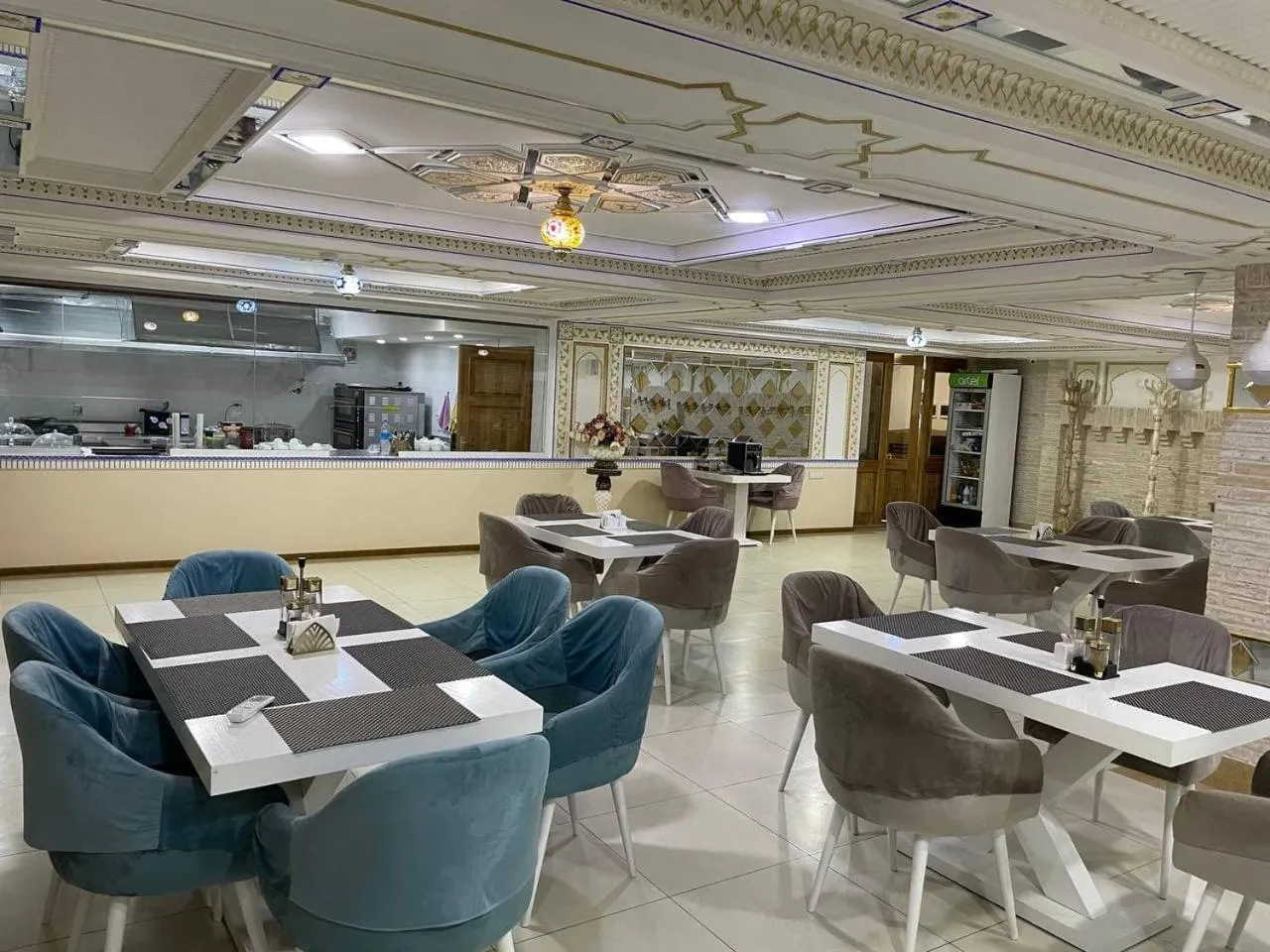 Restaurant/places to eat in Asal Boutique Hotel