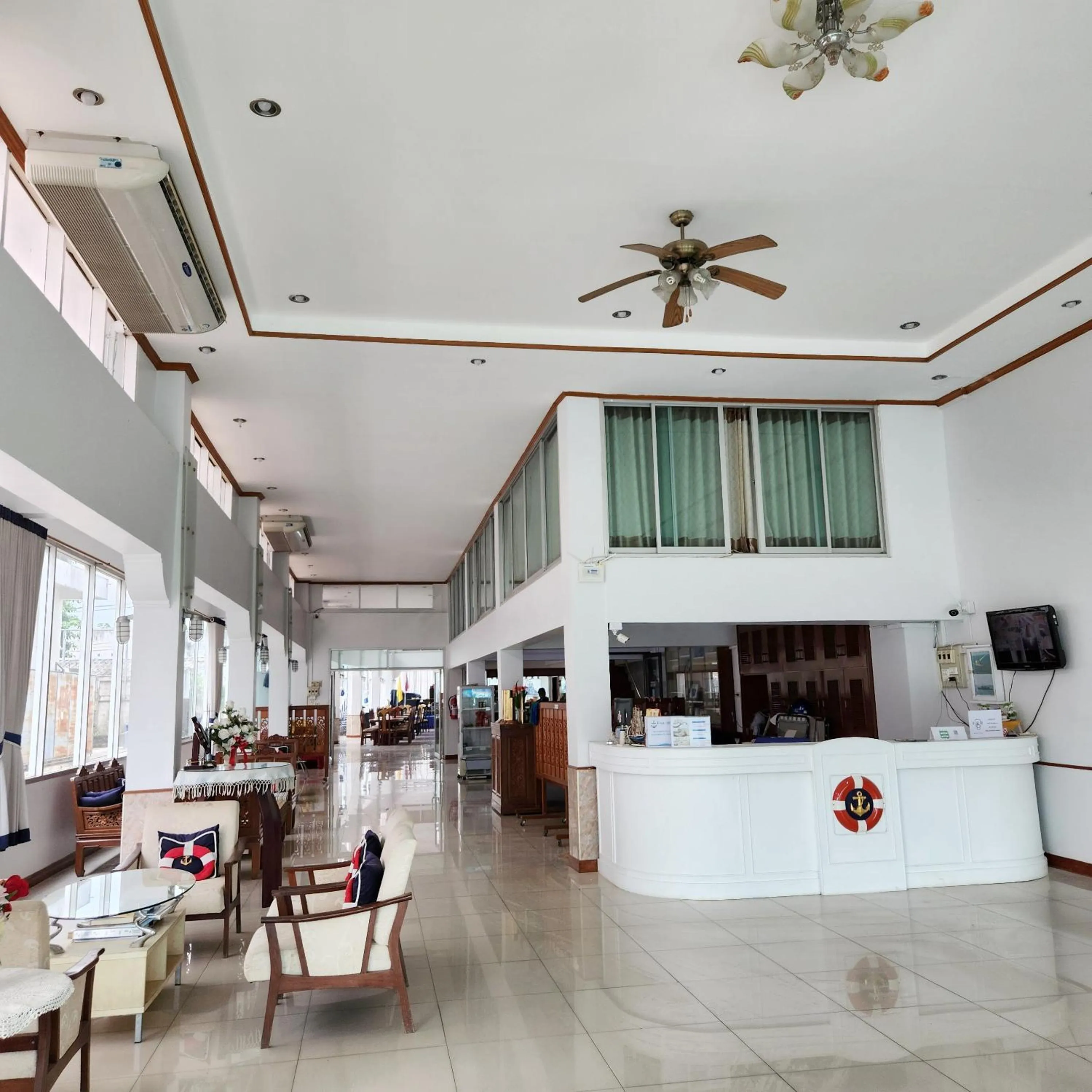 NAVY HOME HOTEL โรงแรมเนวี่โฮม