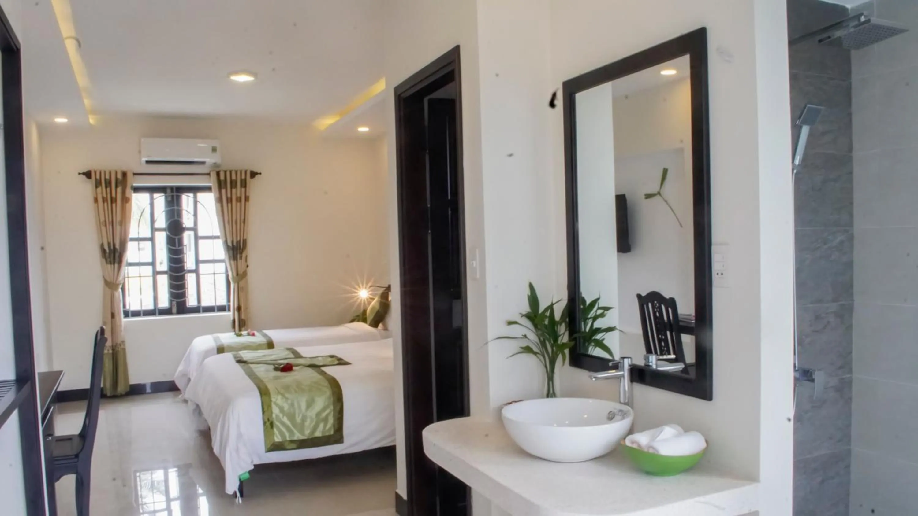 Photo of the whole room, Bed in Starfruit villa Hoi An