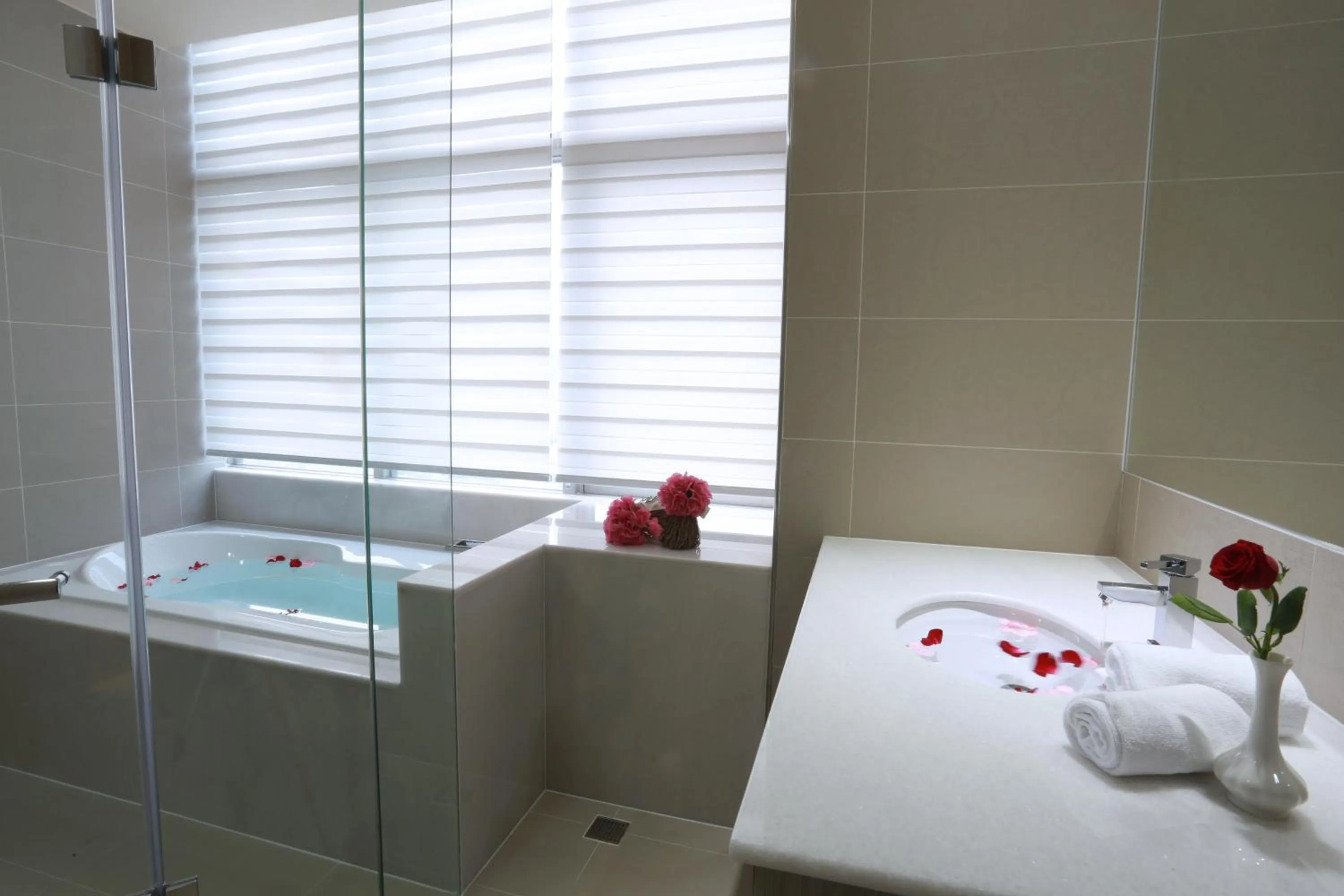 Bathroom in Yoai Hotel