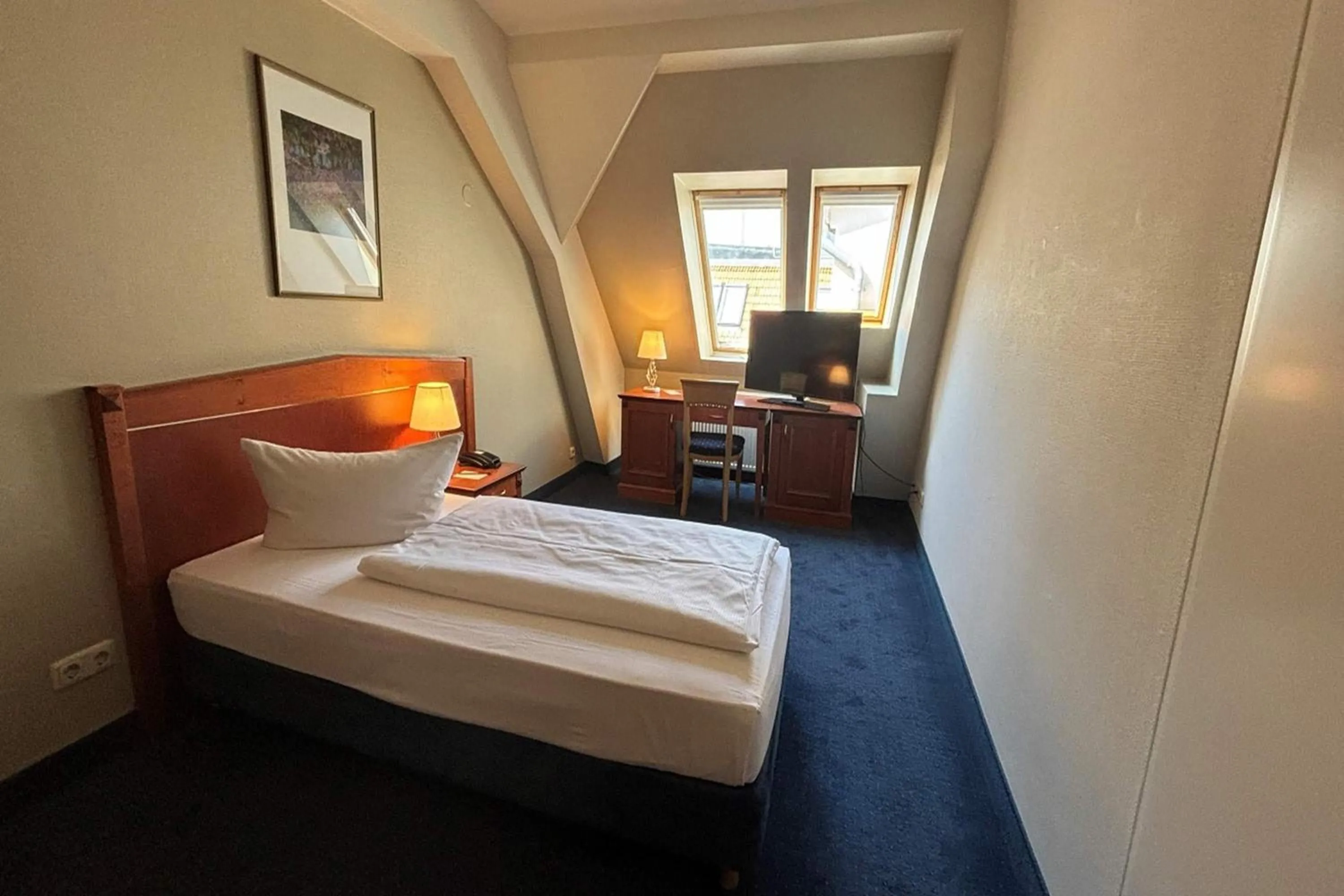 Photo of the whole room, Bed in Wyndham Garden Berlin Mitte