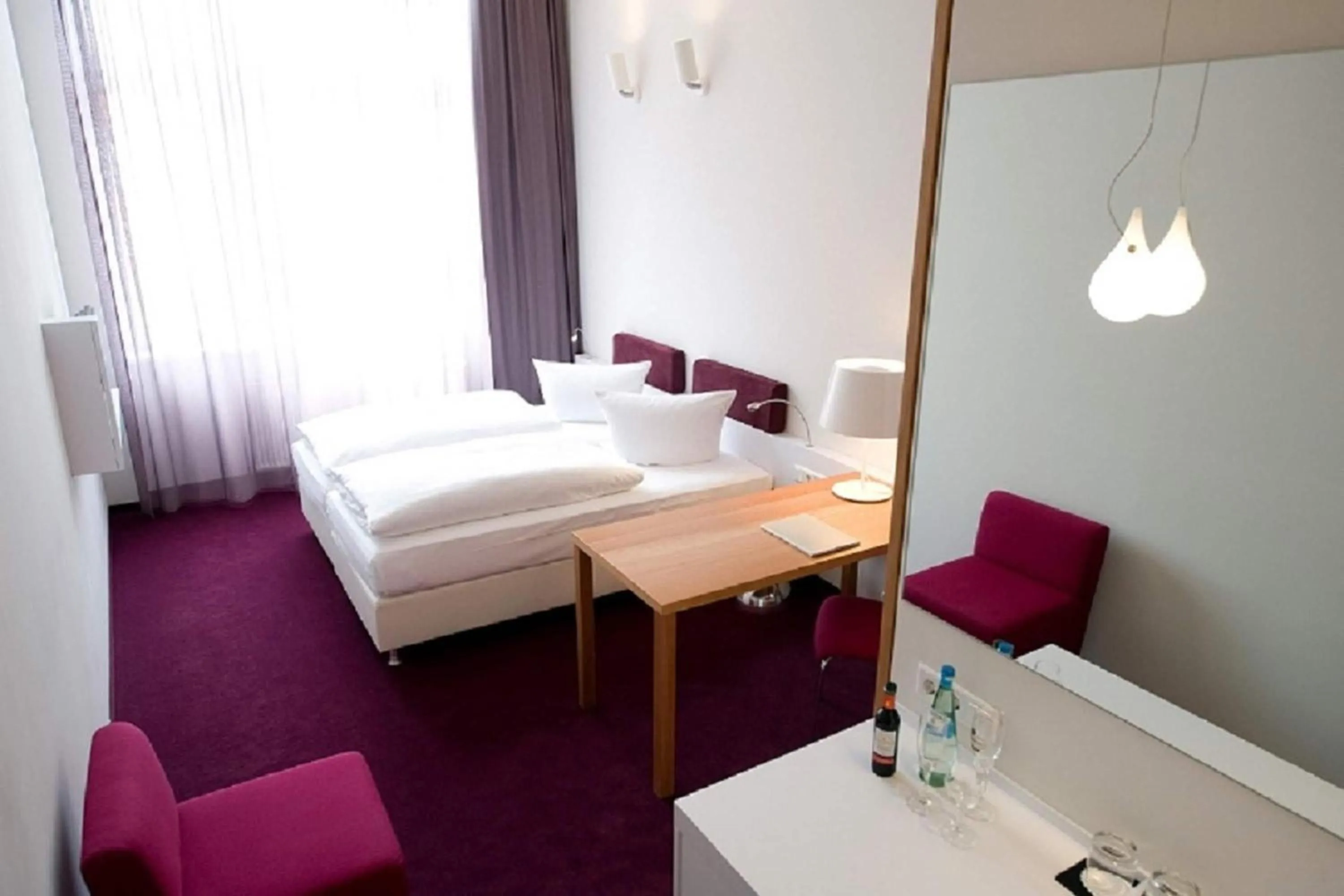 Photo of the whole room, Bed in Wyndham Garden Berlin Mitte