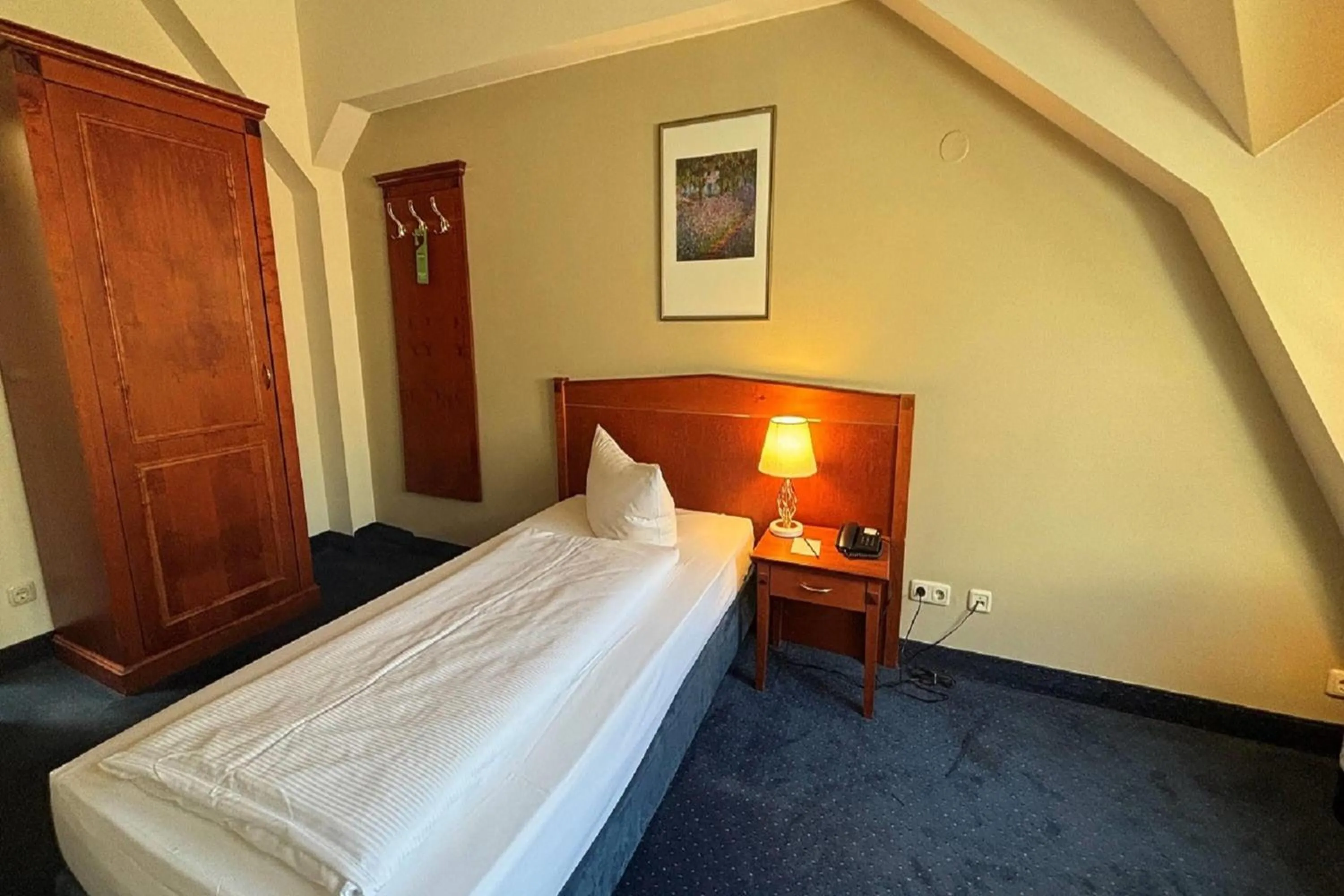 Photo of the whole room, Bed in Wyndham Garden Berlin Mitte