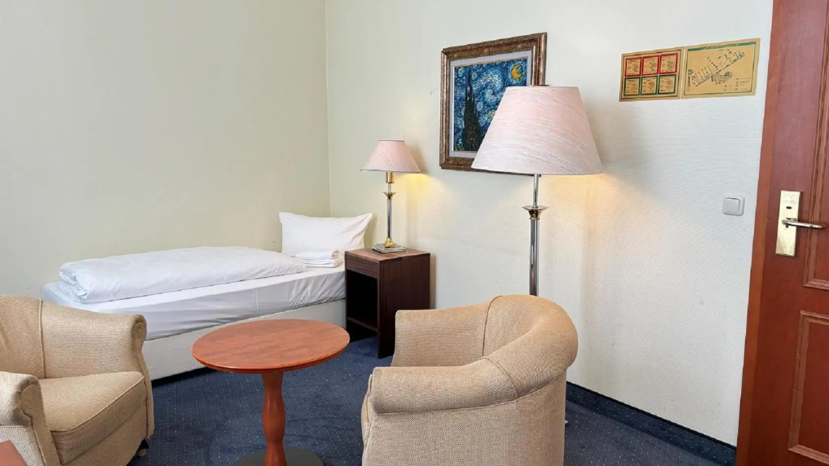 Bedroom, Bed in Wyndham Garden Berlin Mitte