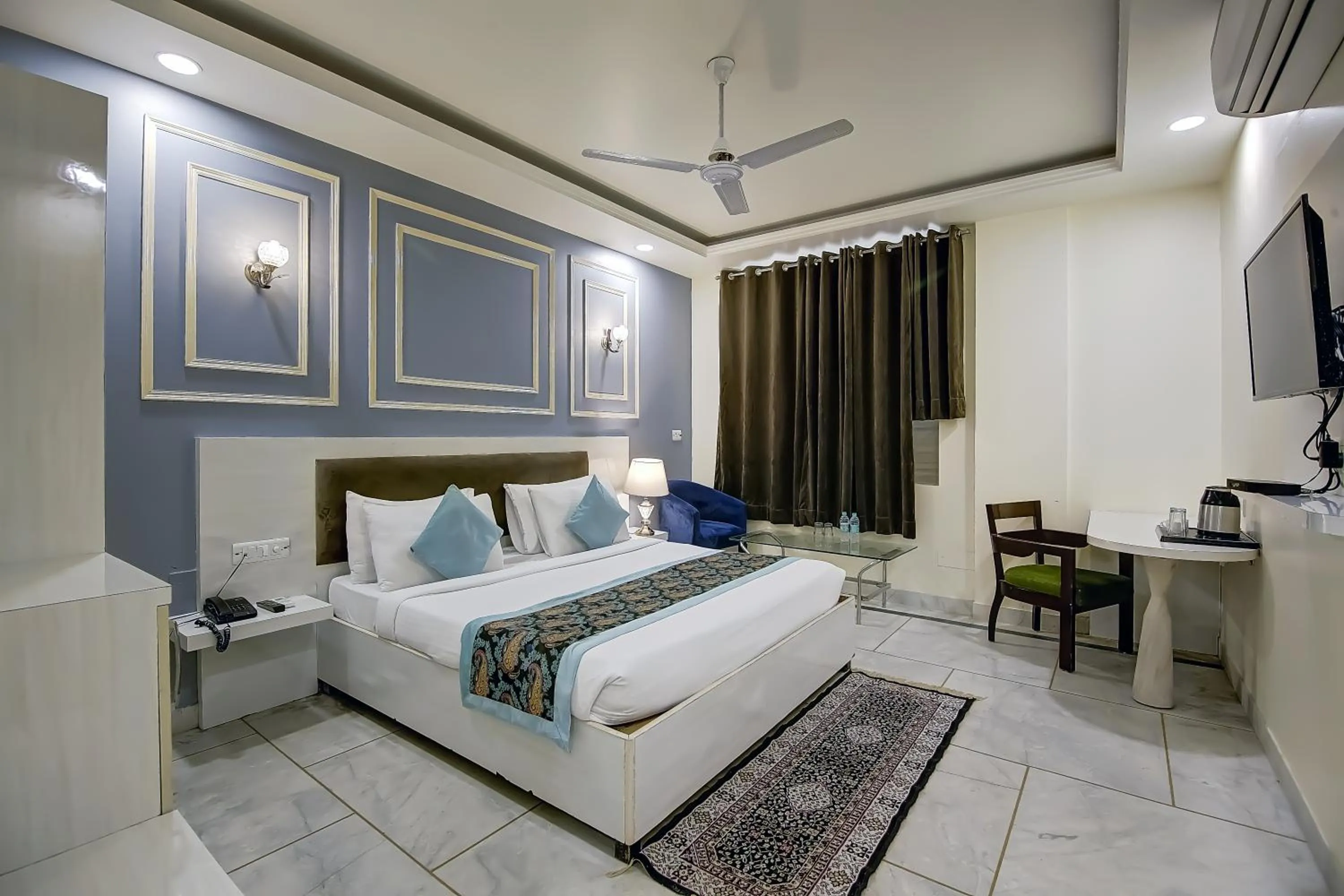 Photo of the whole room, Bed in OPO Alpino Aerocity , Free Airport Pickup