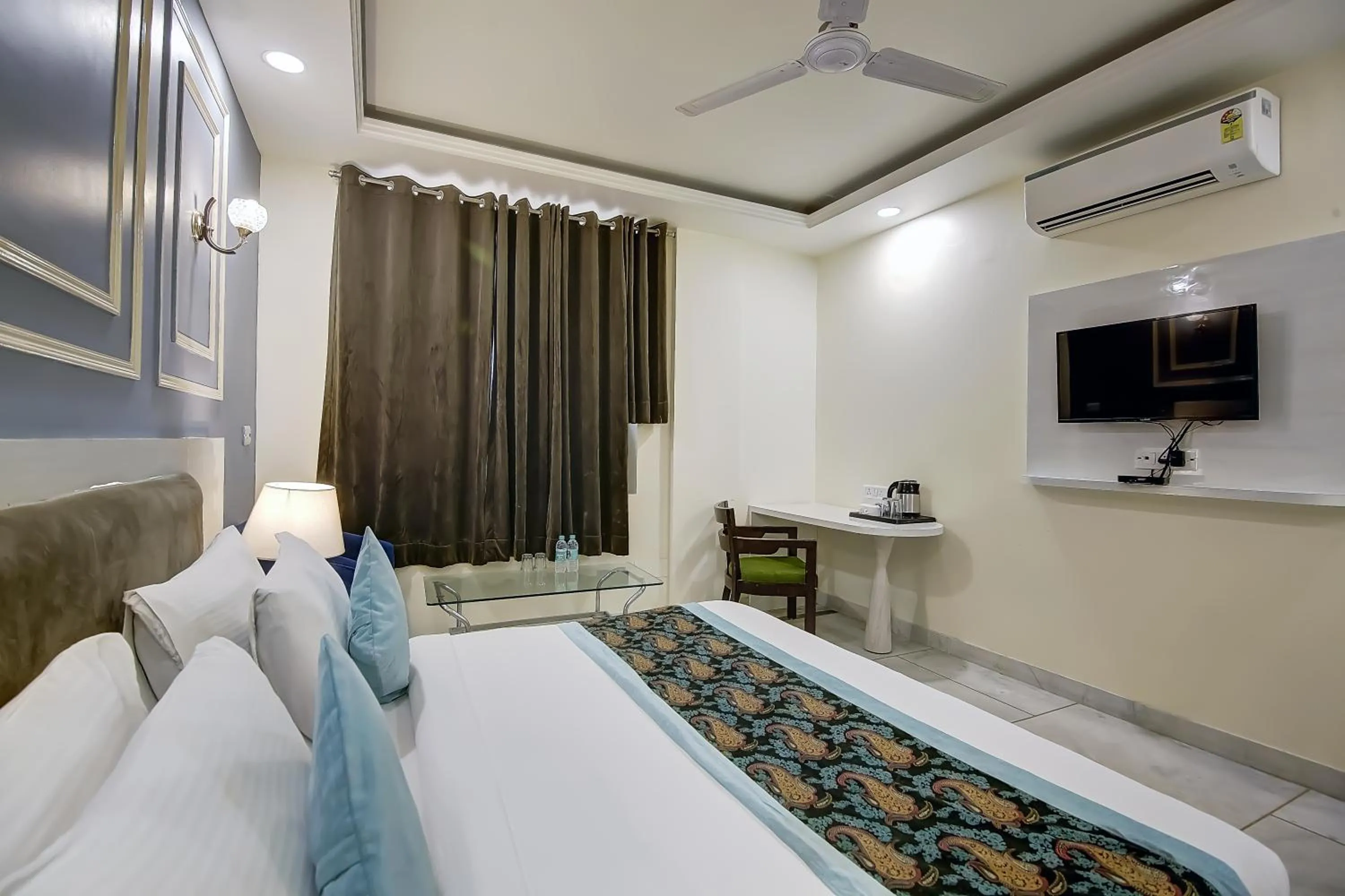 Photo of the whole room, Bed in OPO Alpino Aerocity , Free Airport Pickup