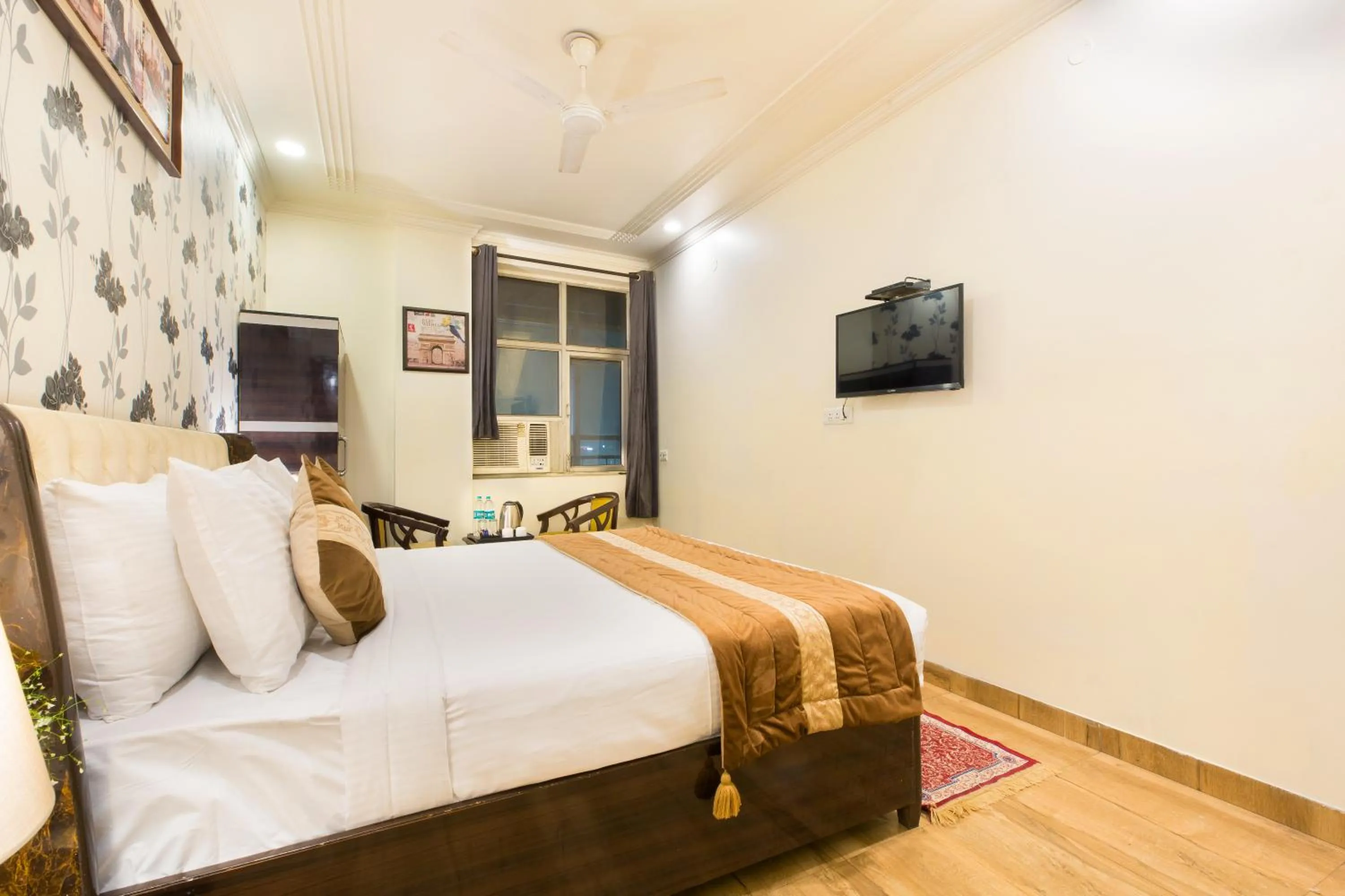 Bed in OPO Alpino Aerocity , Free Airport Pickup