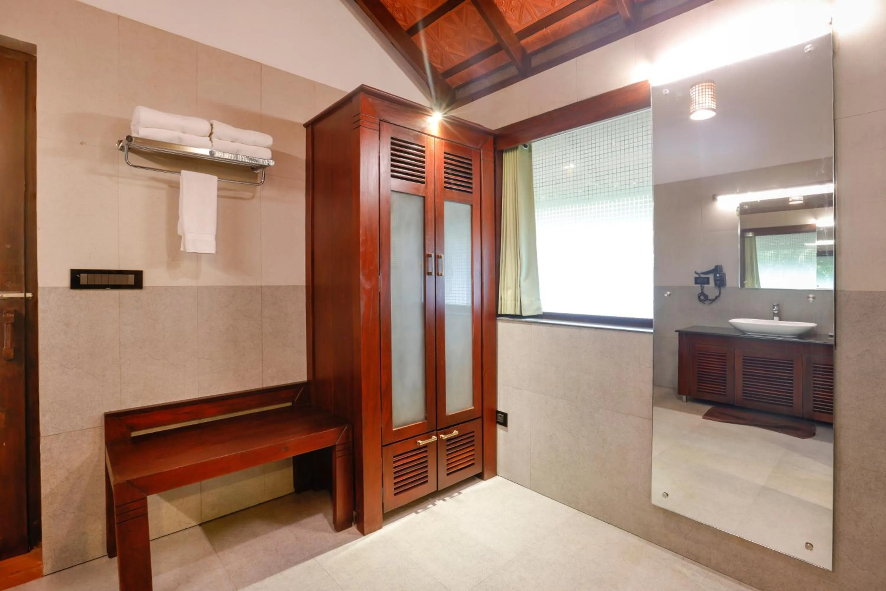 Bathroom, Bed in Vythiri Resort