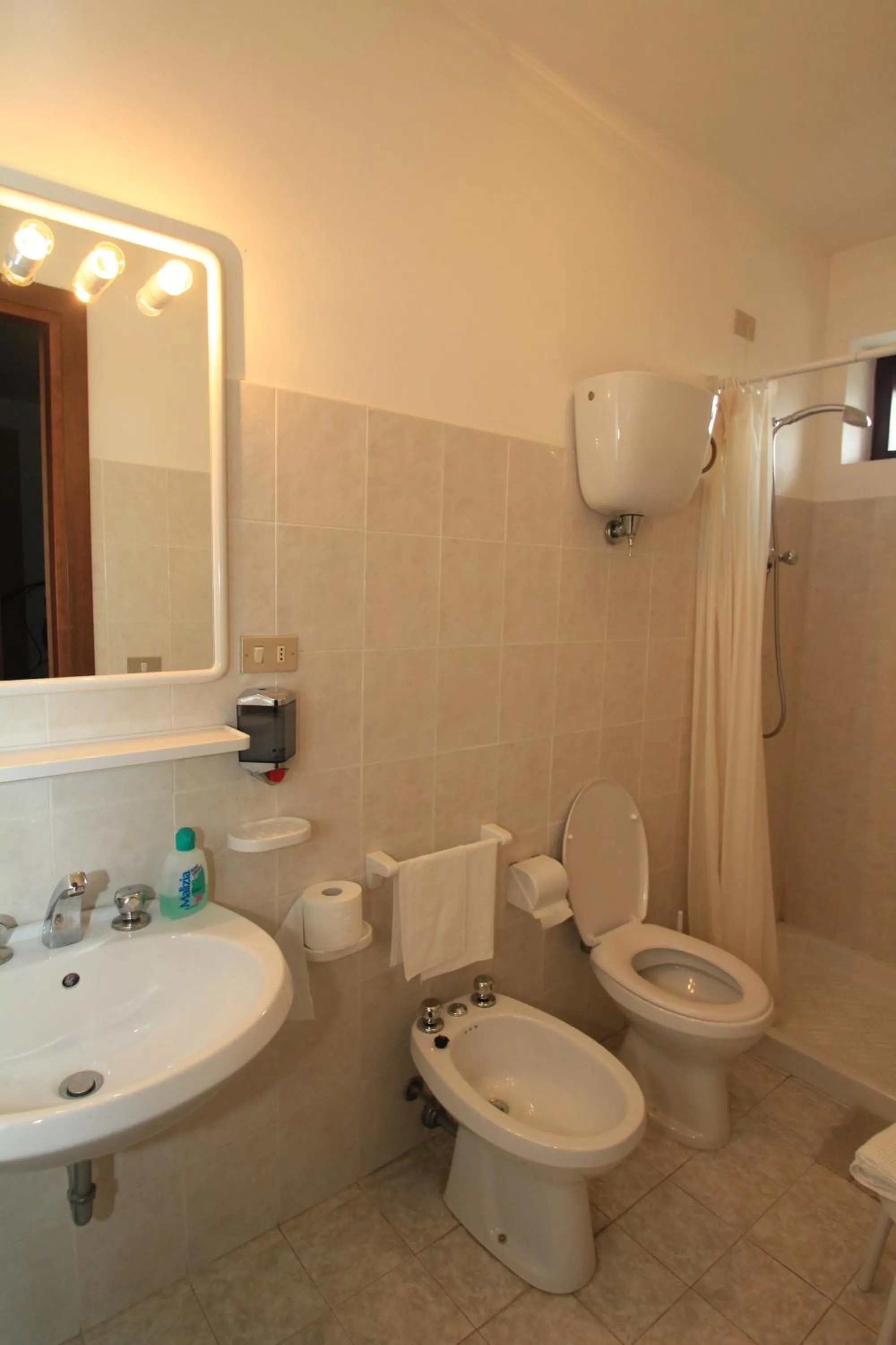 Bathroom in Hotel La Quiete