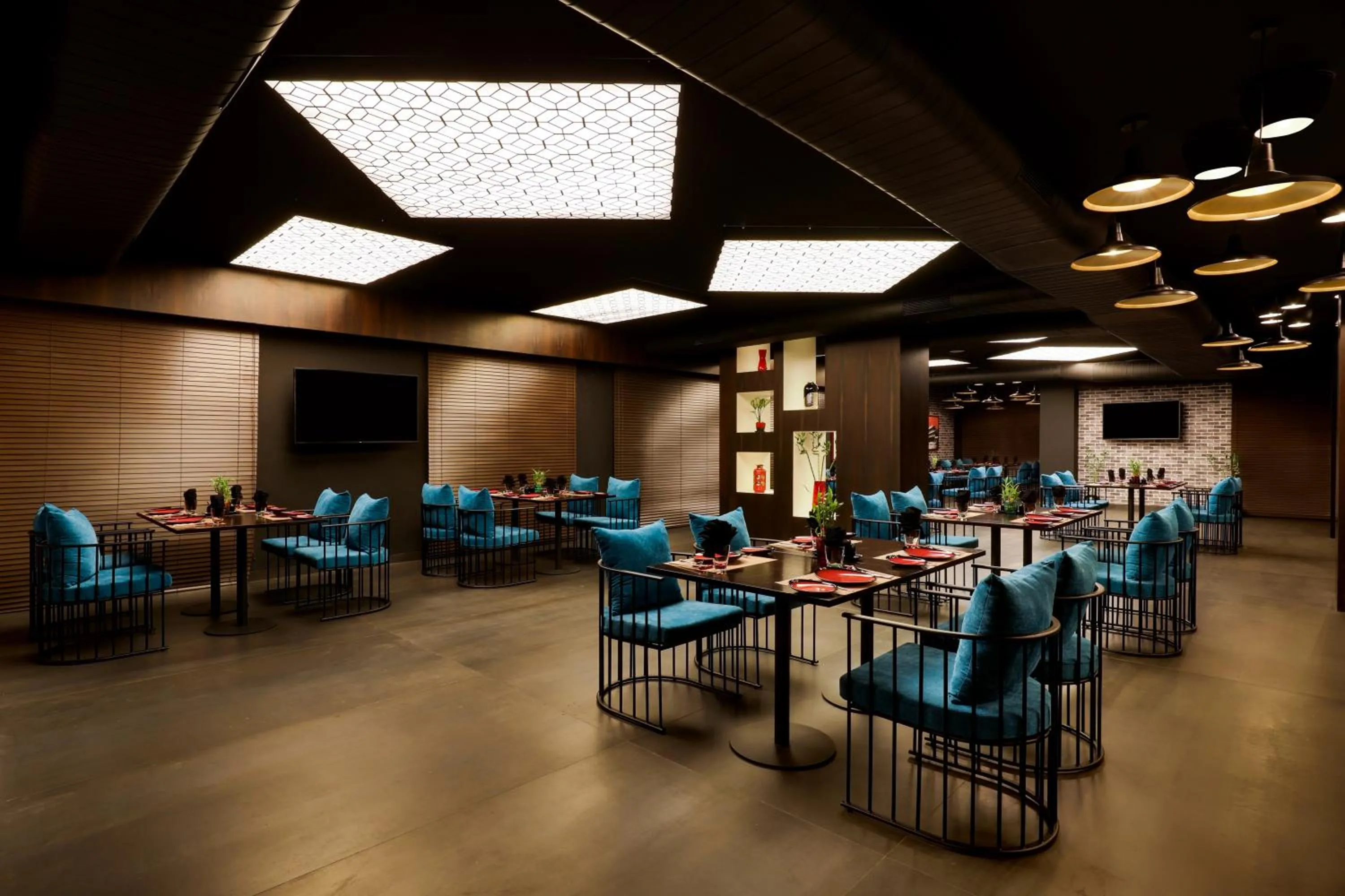 Restaurant/places to eat in Lemon Tree Premier, Vijayawada