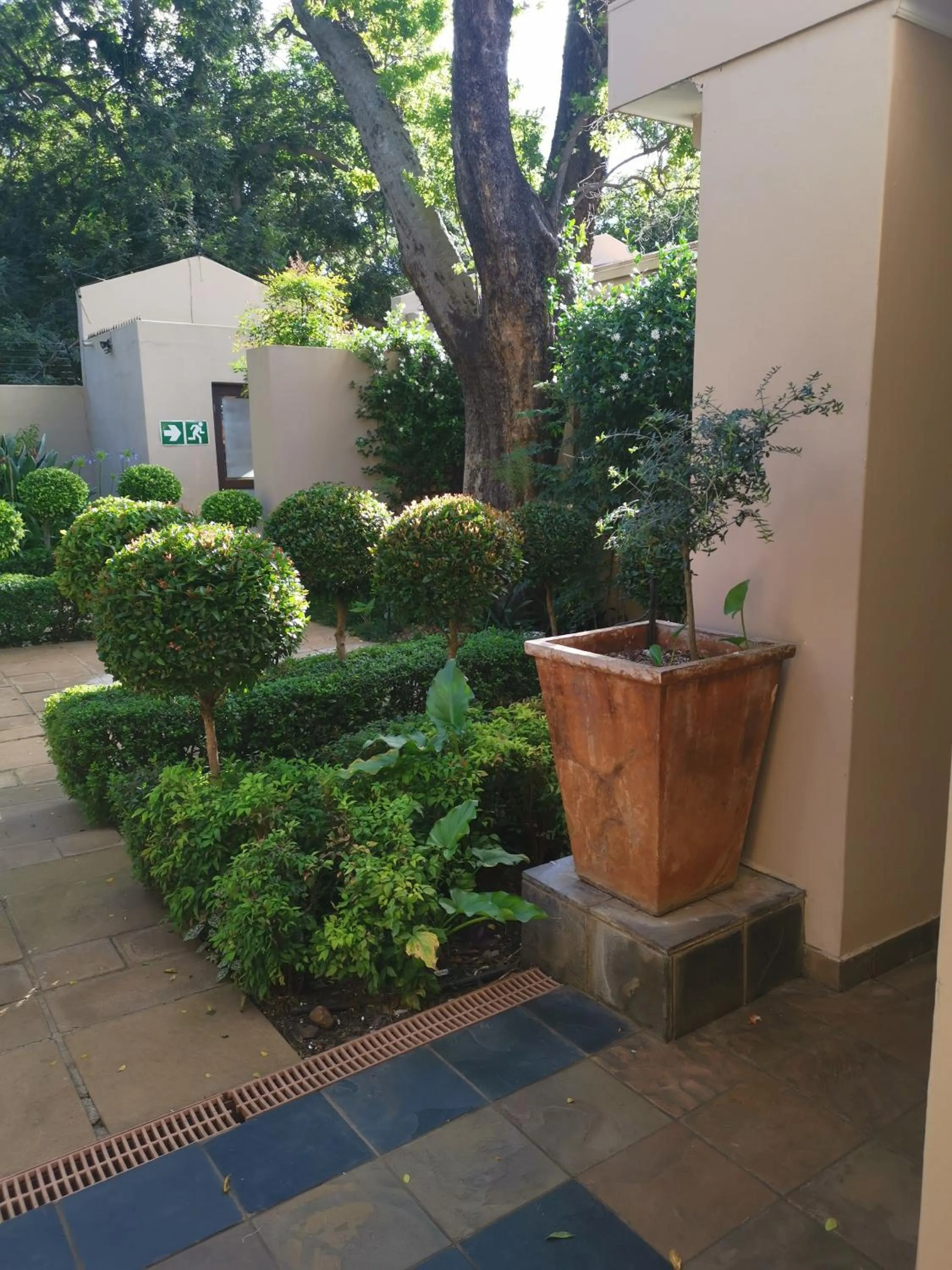 180 On Anderson Guest House