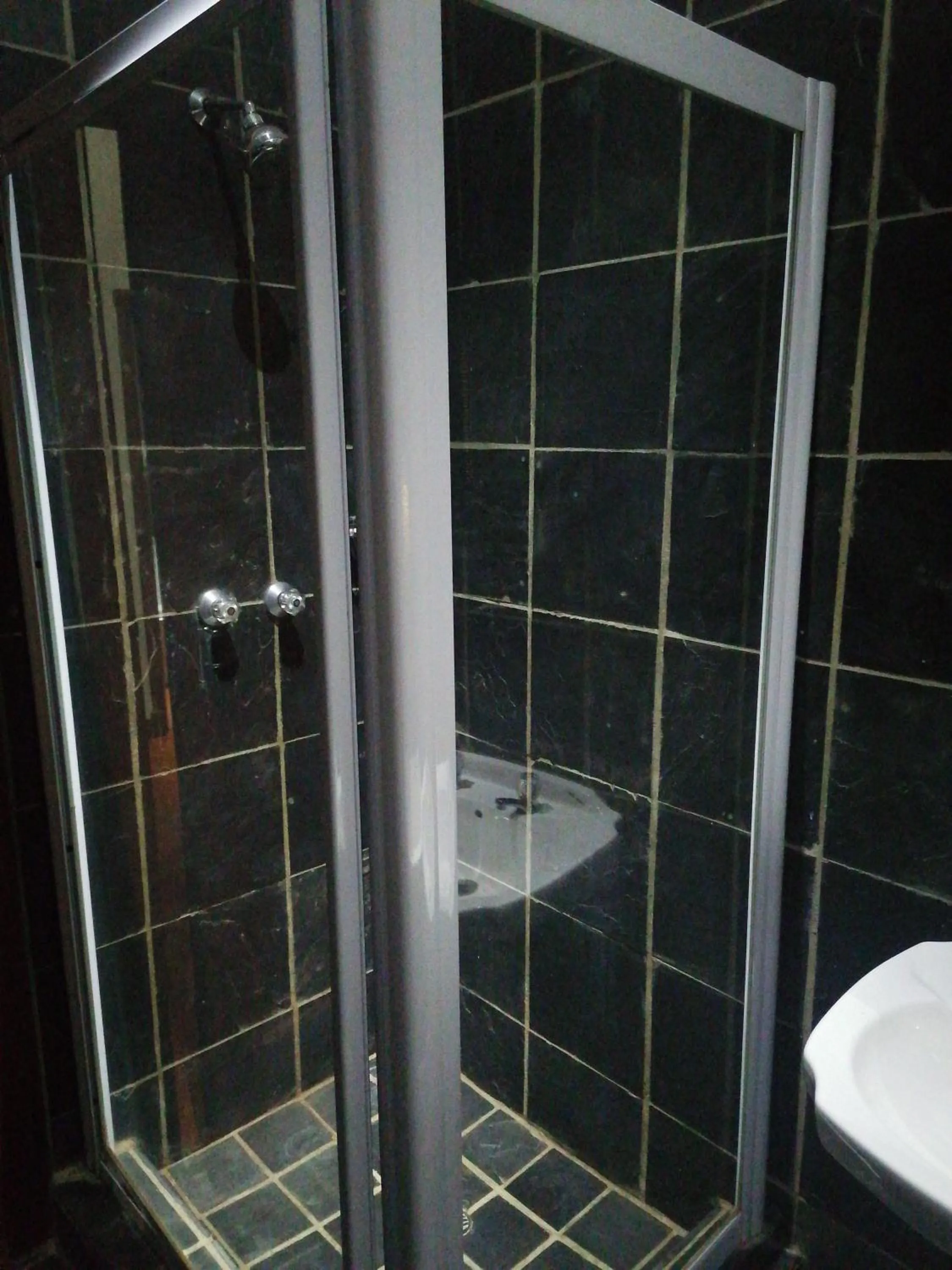 180 On Anderson Guest House