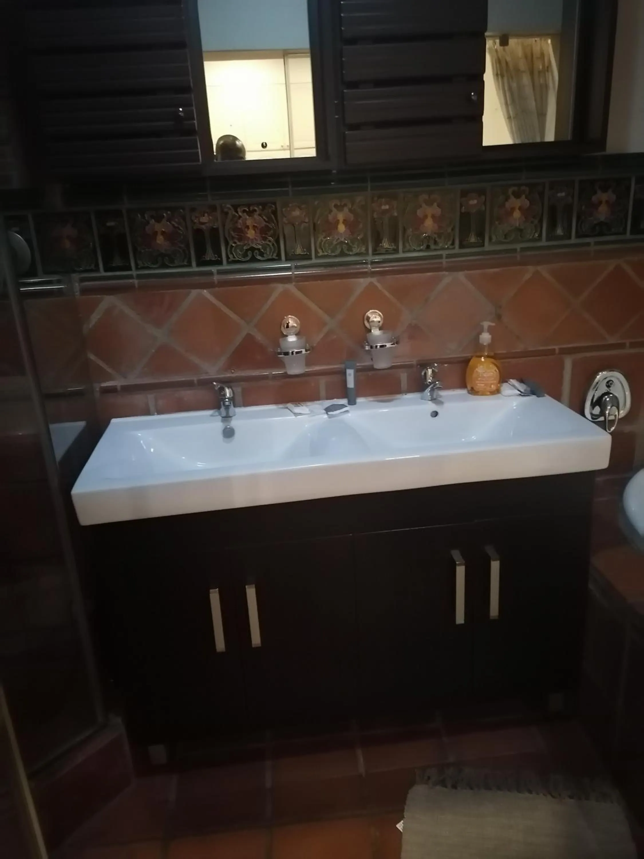 180 On Anderson Guest House