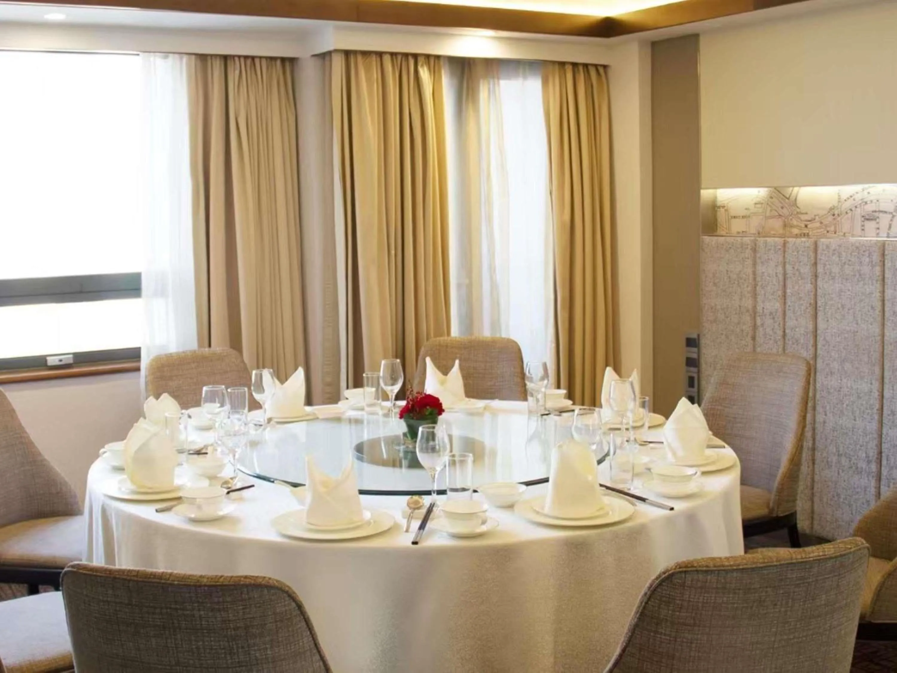 Restaurant/places to eat in Grand Mercure Shanghai Hongqiao