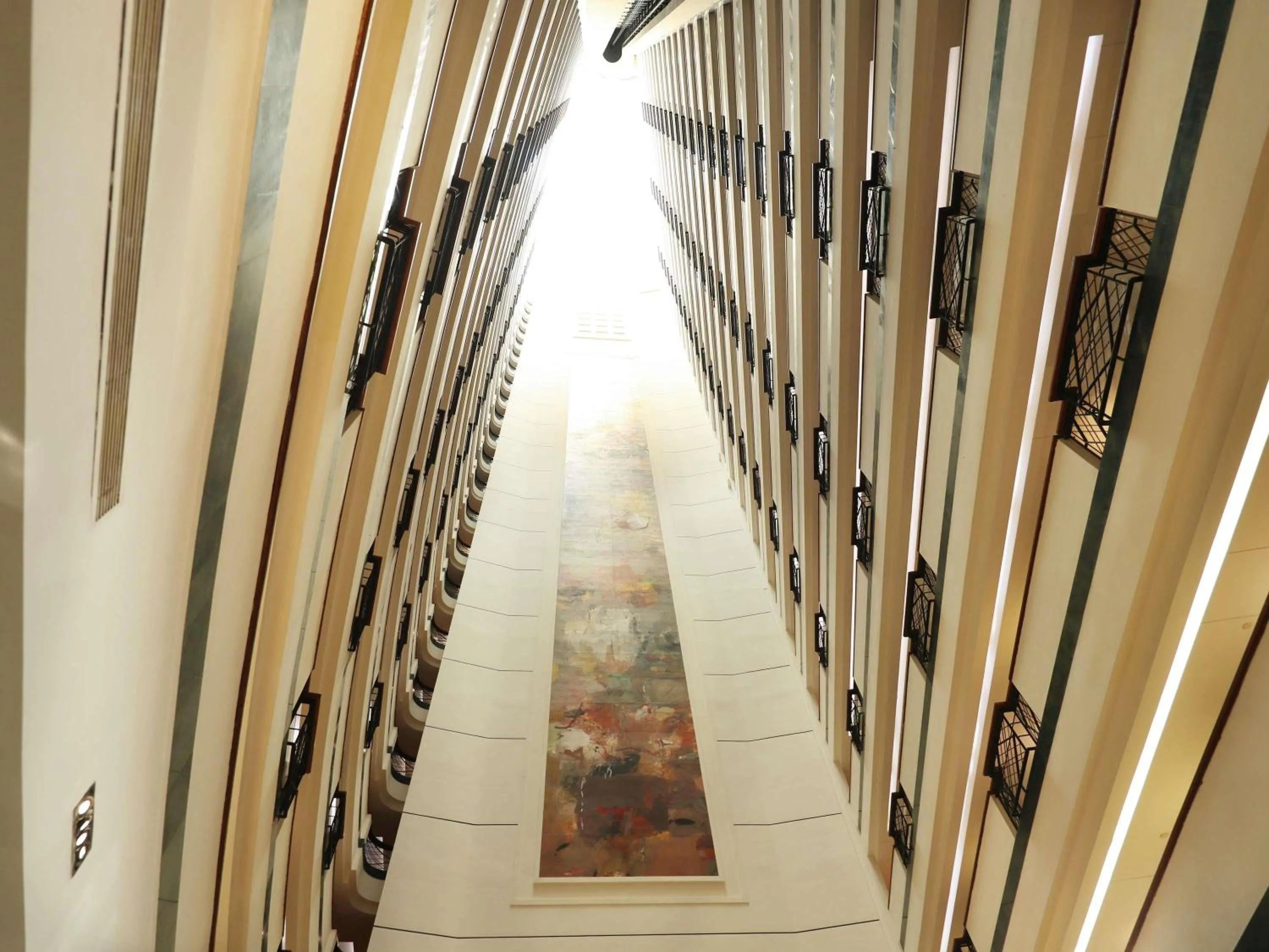 Restaurant/places to eat in Grand Mercure Shanghai Hongqiao