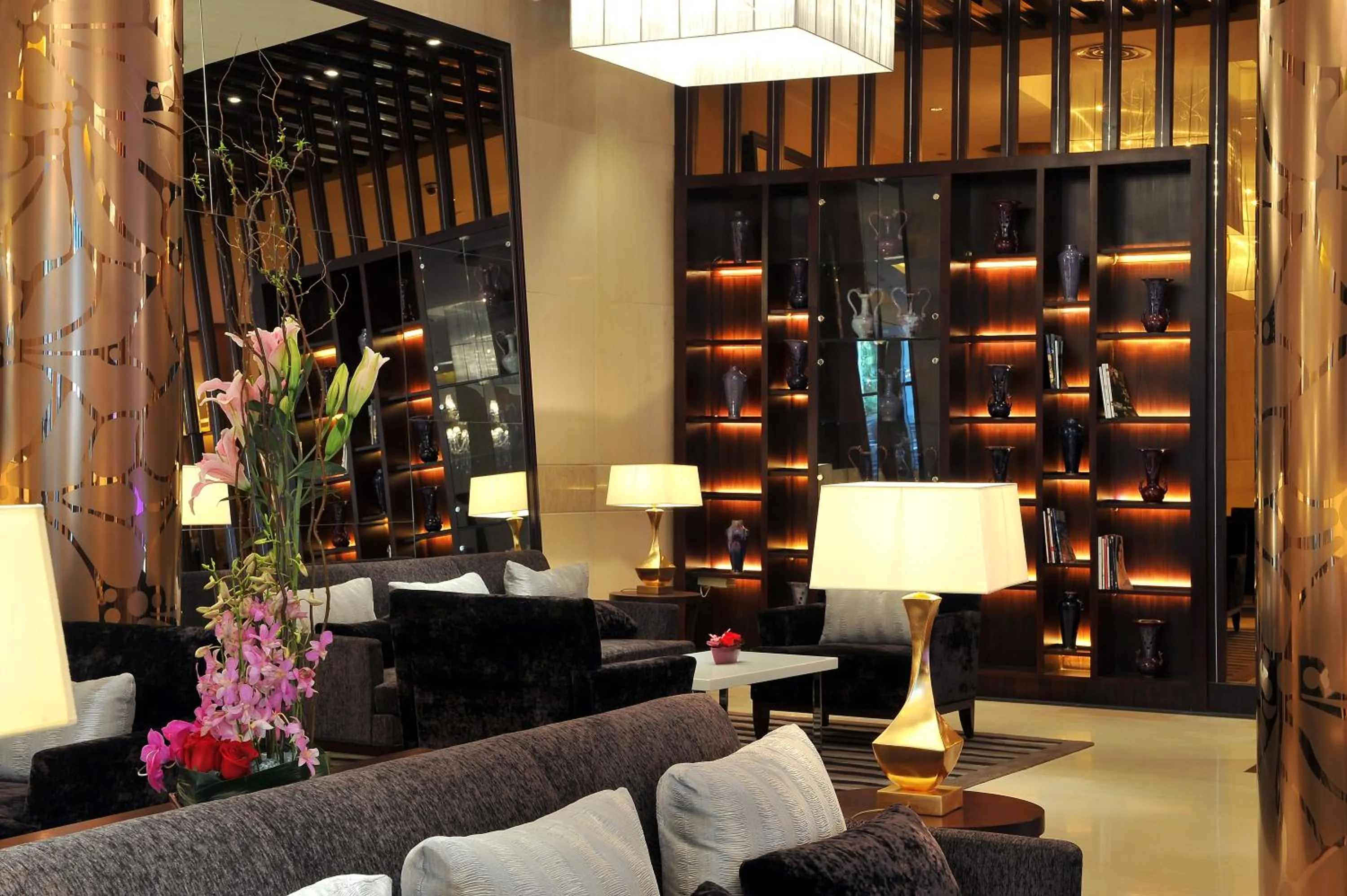 Lounge or bar in Grand Mercure Shanghai Hongqiao