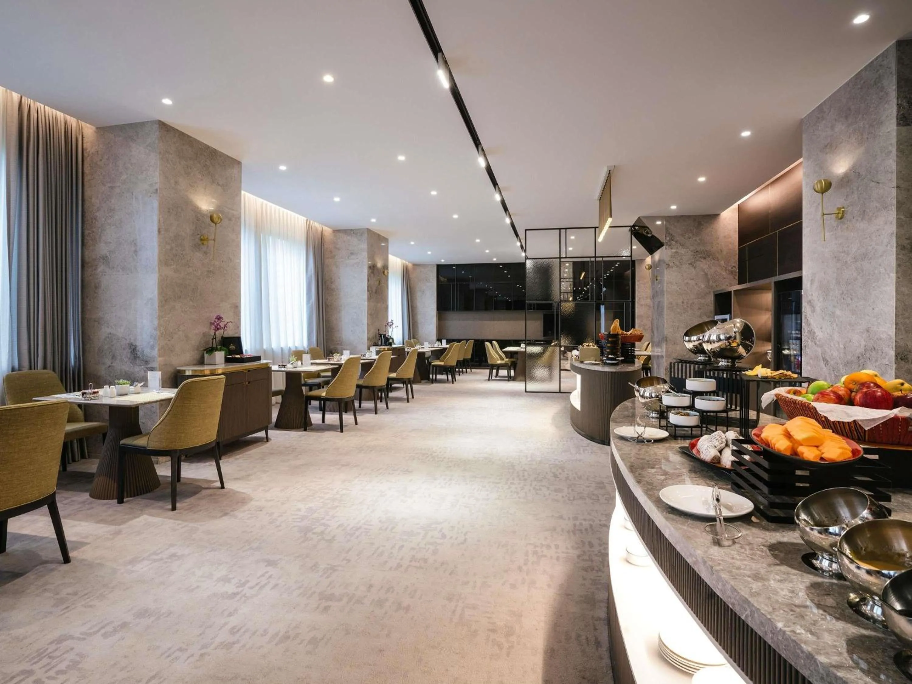 Lounge or bar in Grand Mercure Shanghai Hongqiao